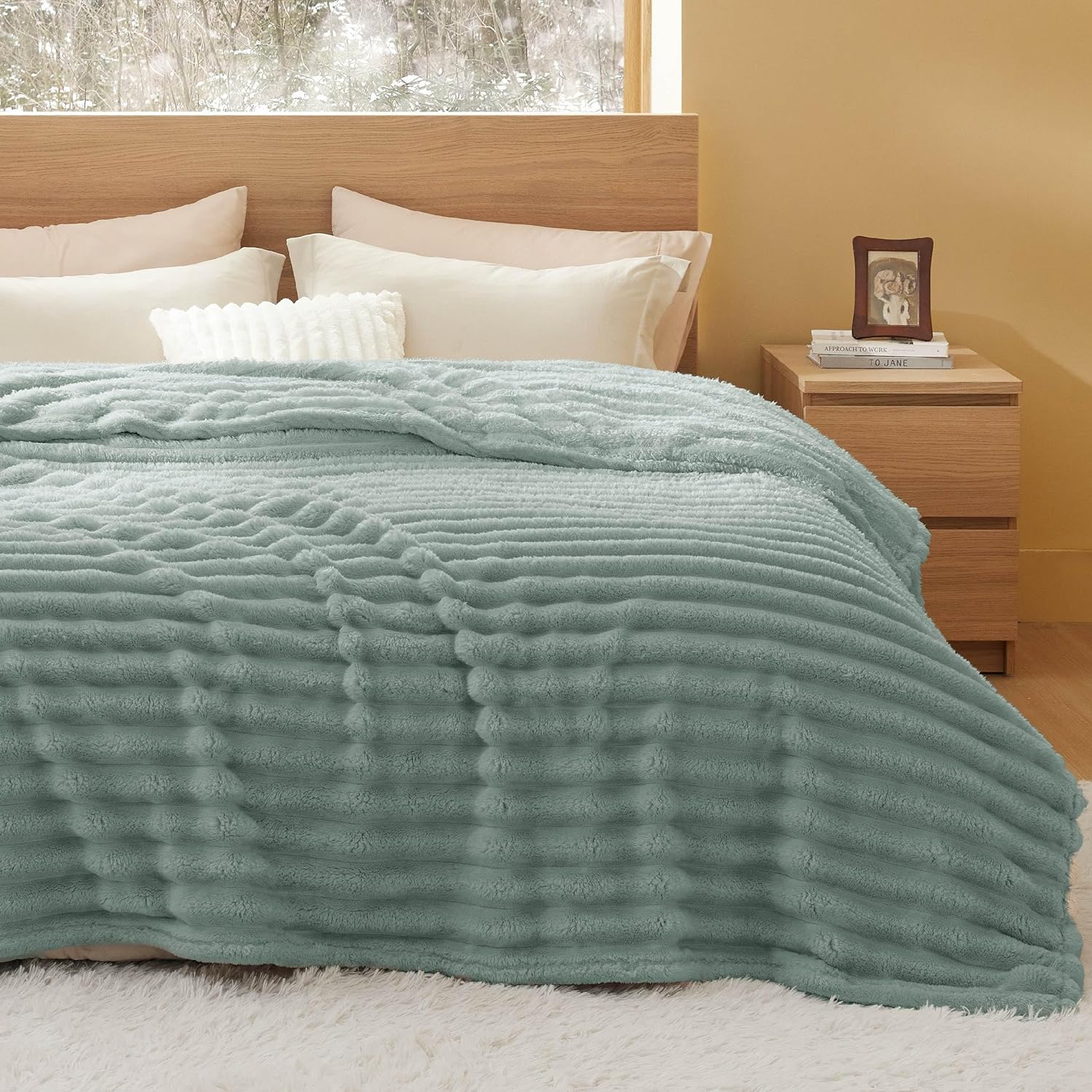 Bedsure Luxplush Striped Blanket