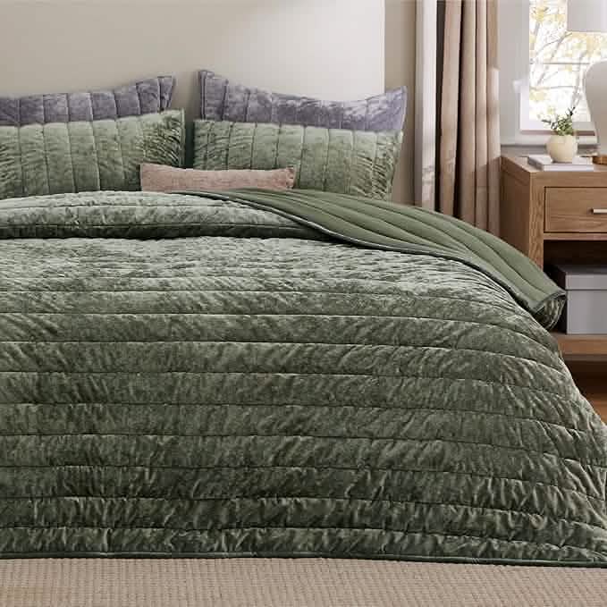 Grace Striped Velvet Quilt Set