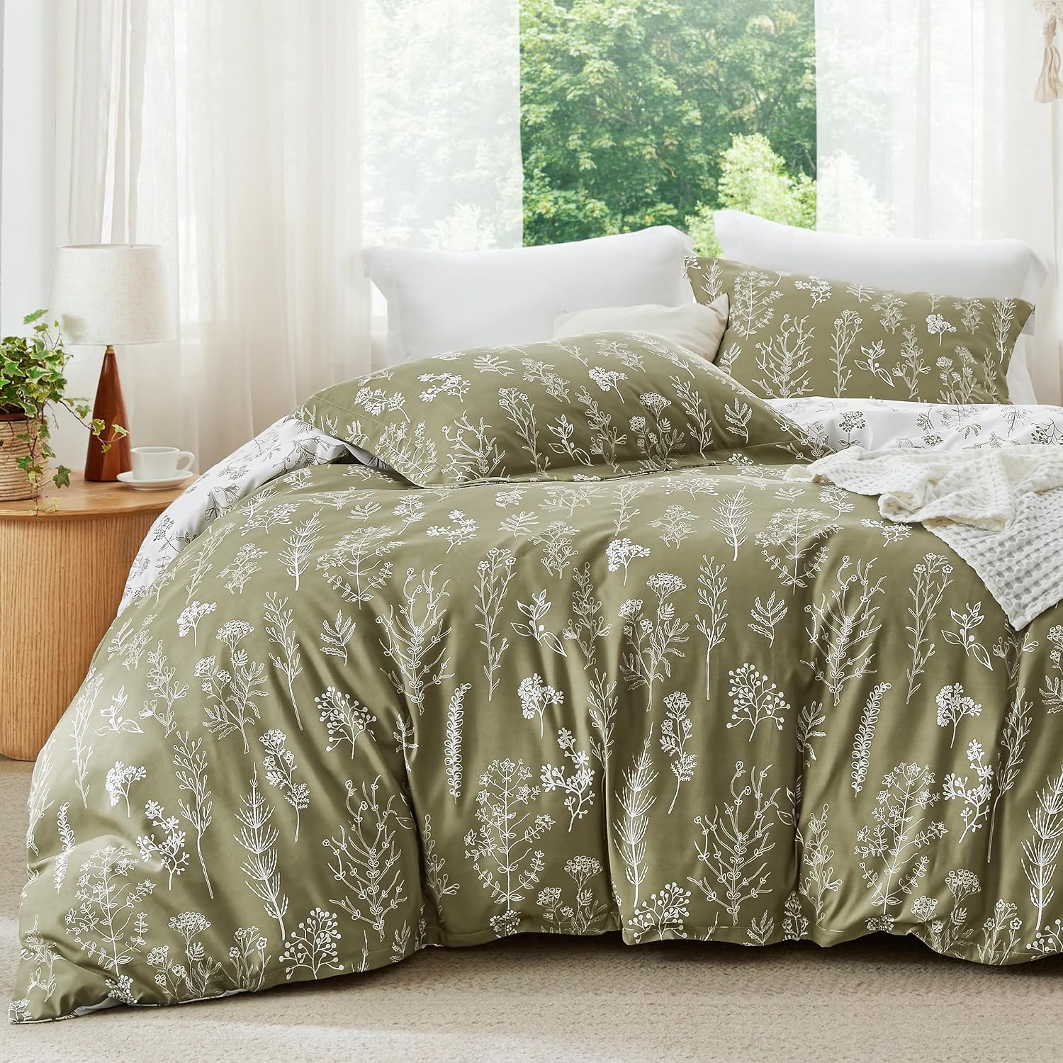 Reversible Floral Print Comforter Set