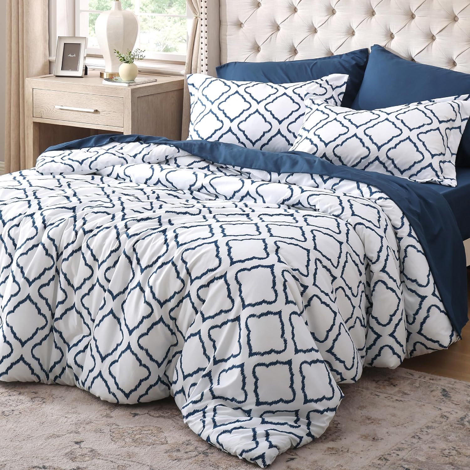 Bedsure Quatrefoil Bedding Set