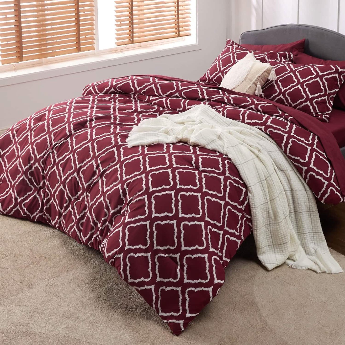 Quatrefoil Bedding Set