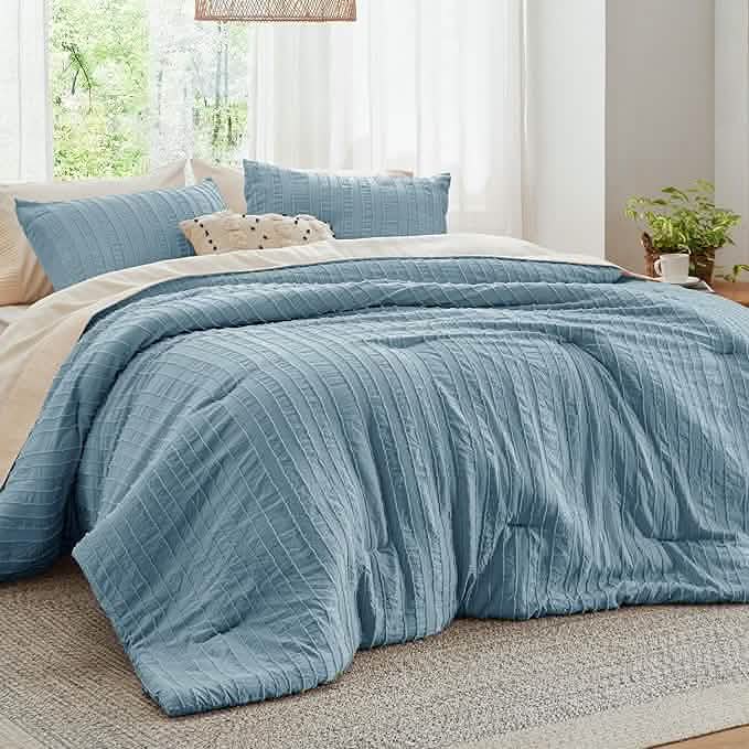 GentleSoft™ Clipped Jacquard Comforter Set