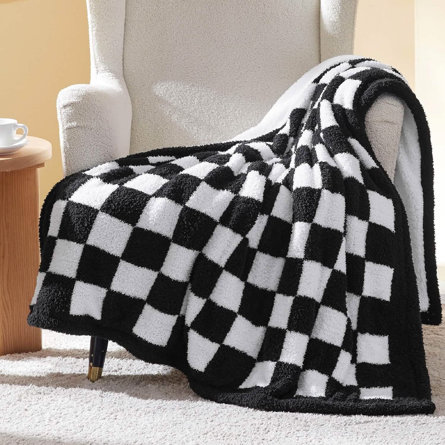 Ultra-Soft Double Side Yarn Sherpa Checkered Blanket