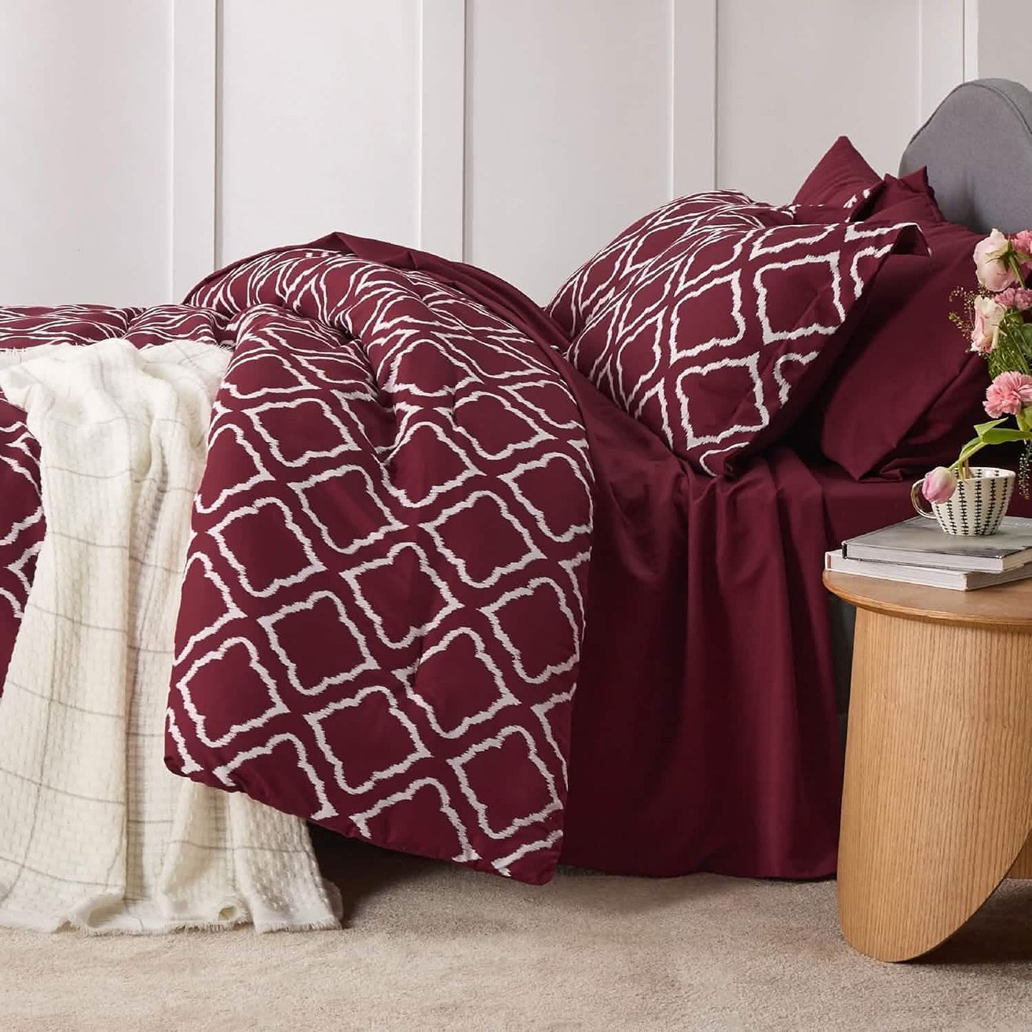 Quatrefoil Bedding Set