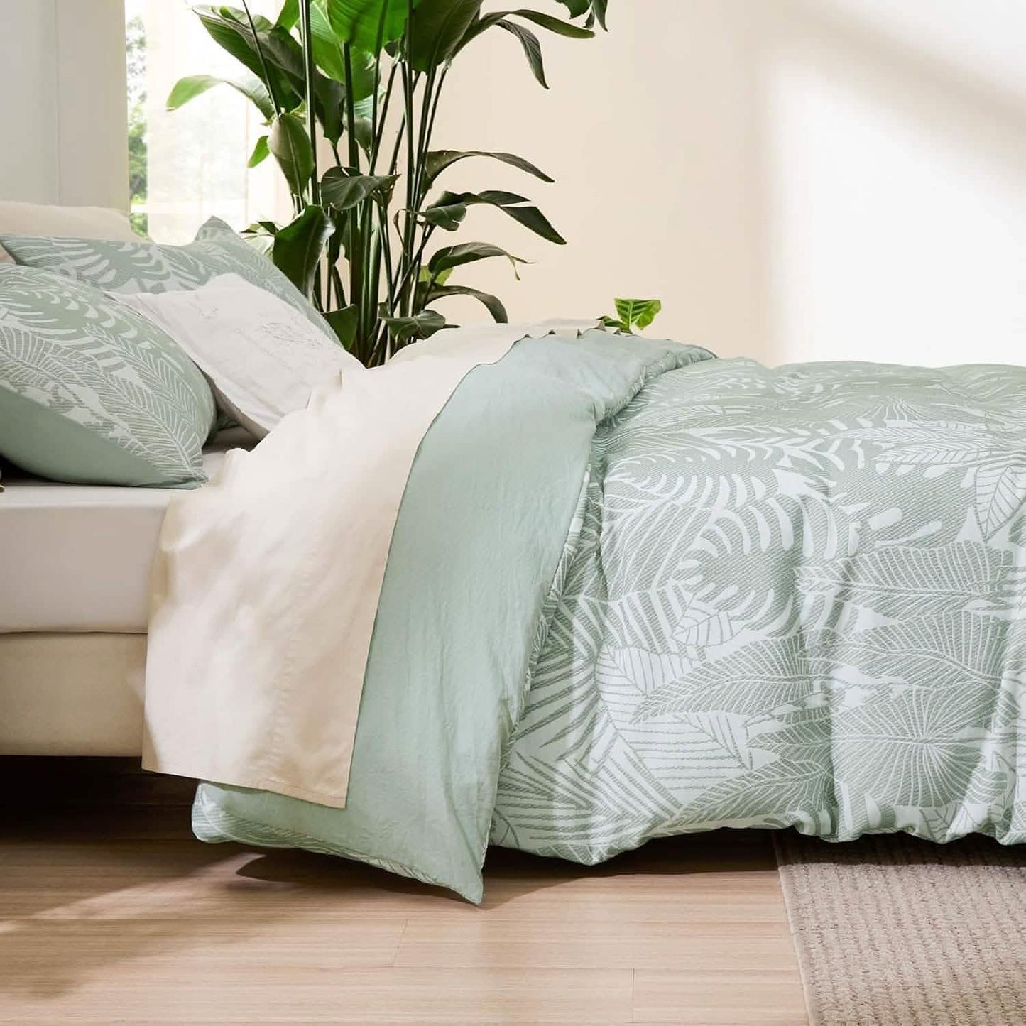 Yarn-Dyed Leaf Jacquard Duvet Cover Set