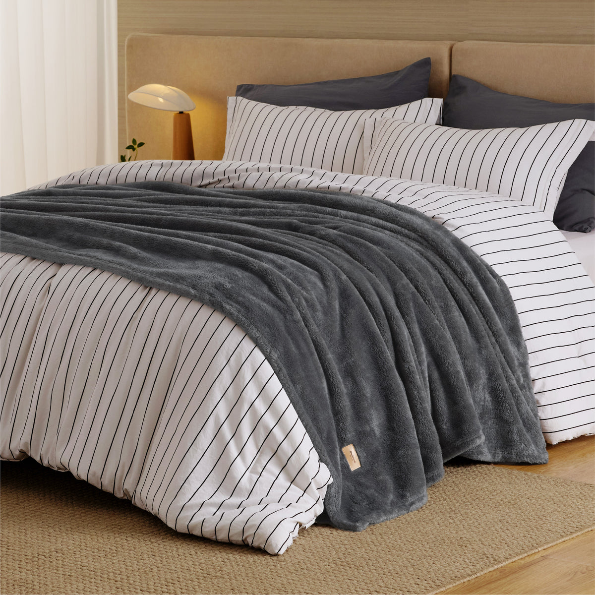 Shed-Resistant & Anti-Static Blanket