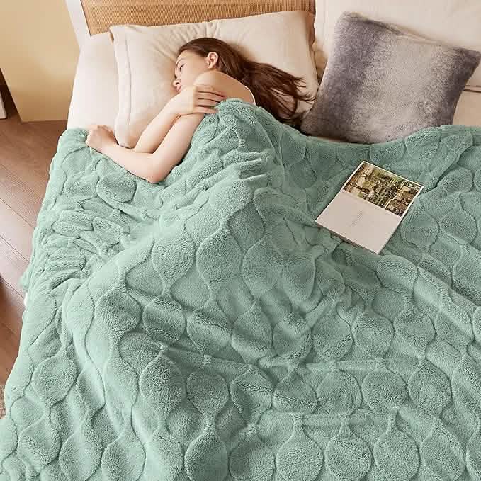 Acquard Decorative Shaggy Fleece Blanket