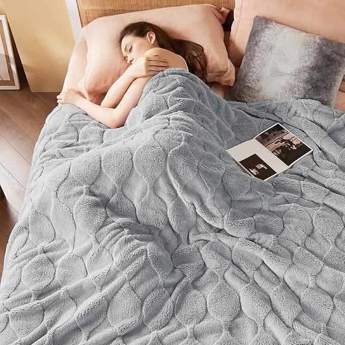 Acquard Decorative Shaggy Fleece Blanket