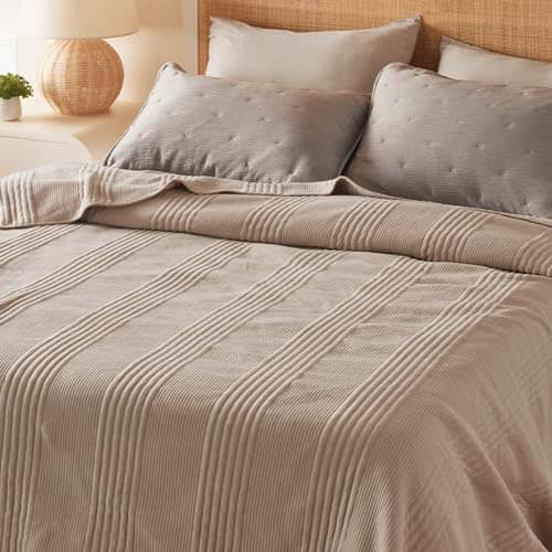 Bedsure Quilted Cotton Modal Blanket