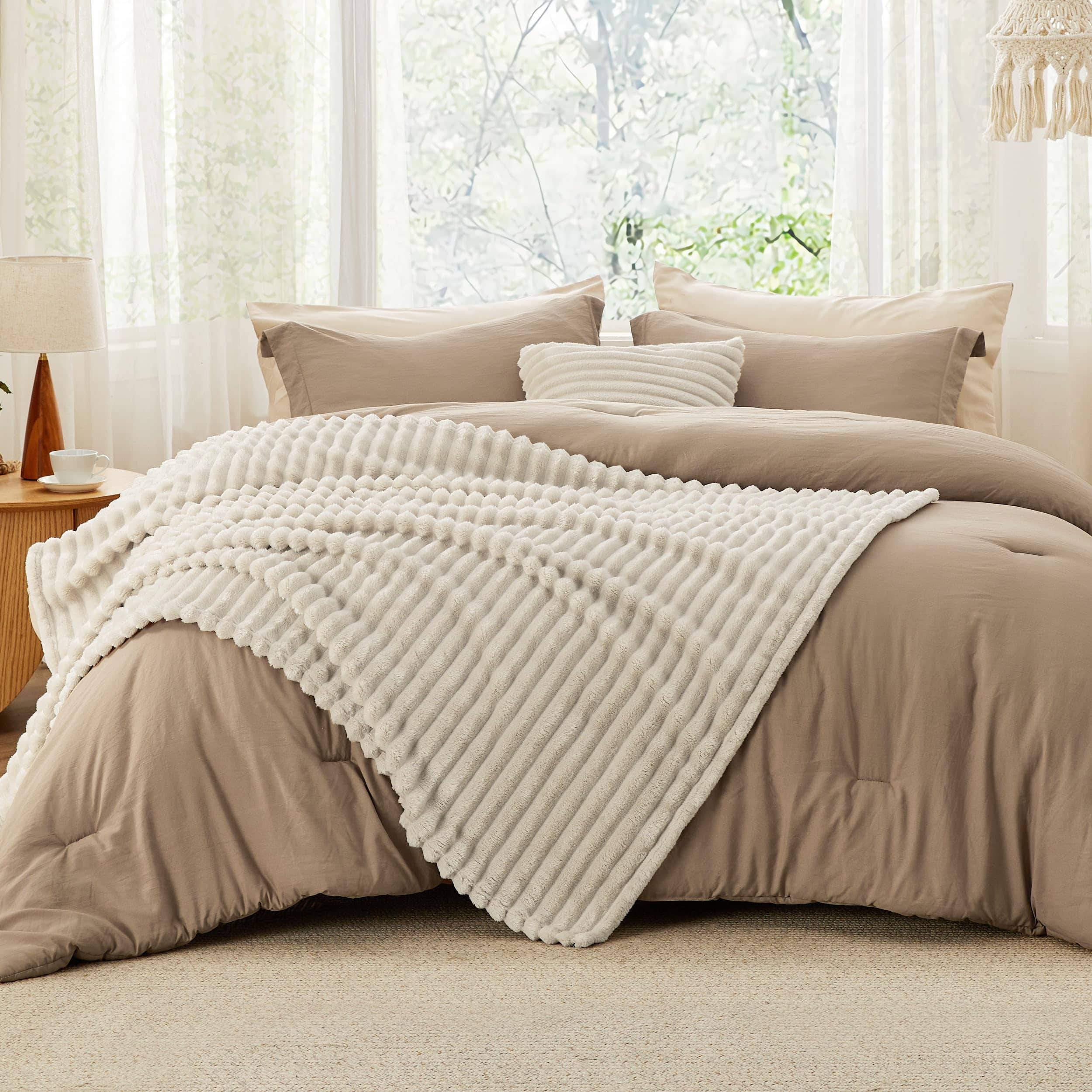 Checkered Comforter Set