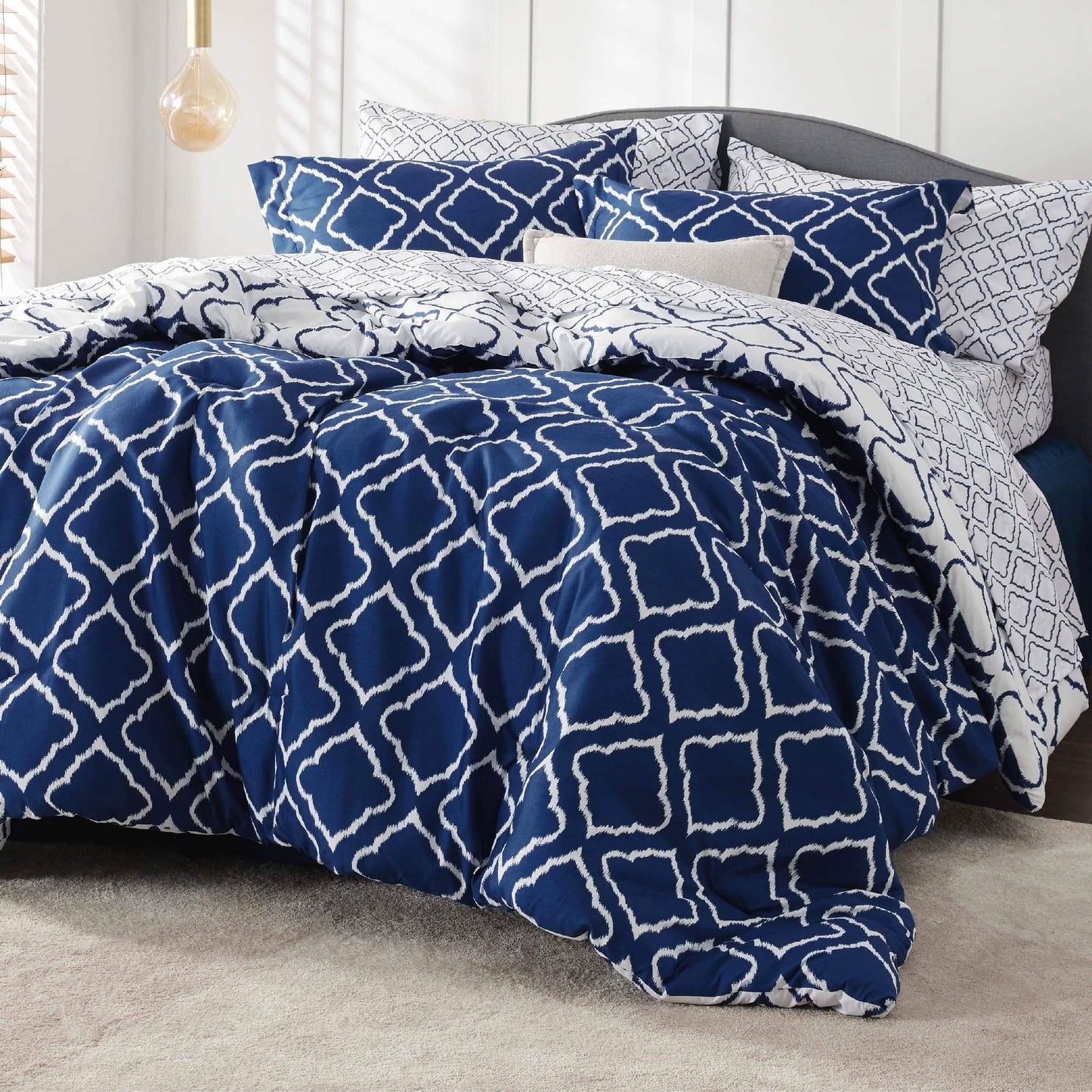 Quatrefoil Bedding Set