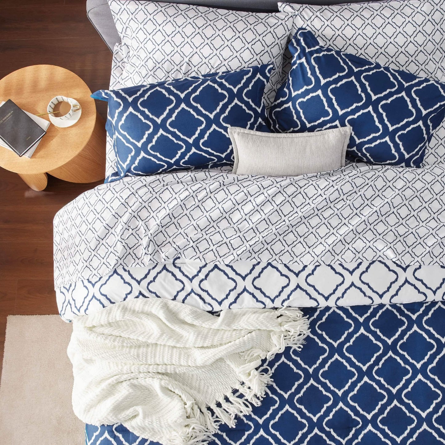Quatrefoil Bedding Set
