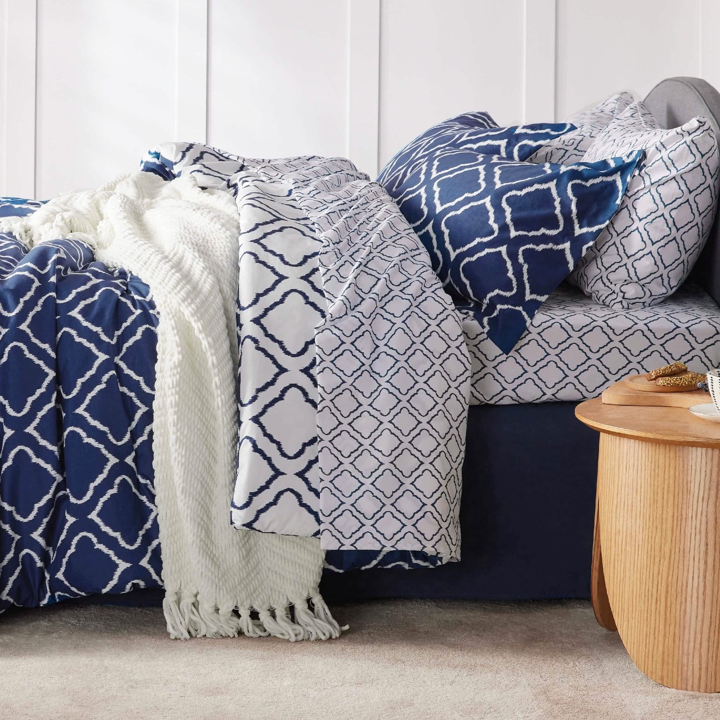 Quatrefoil Bedding Set