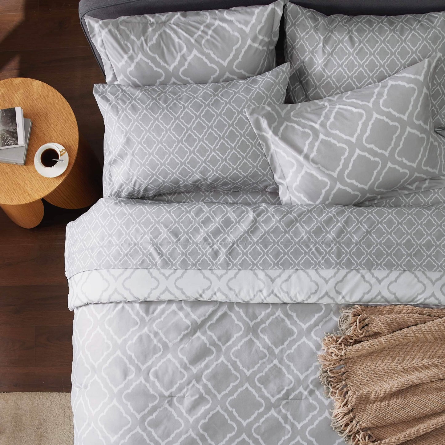 Quatrefoil Bedding Set