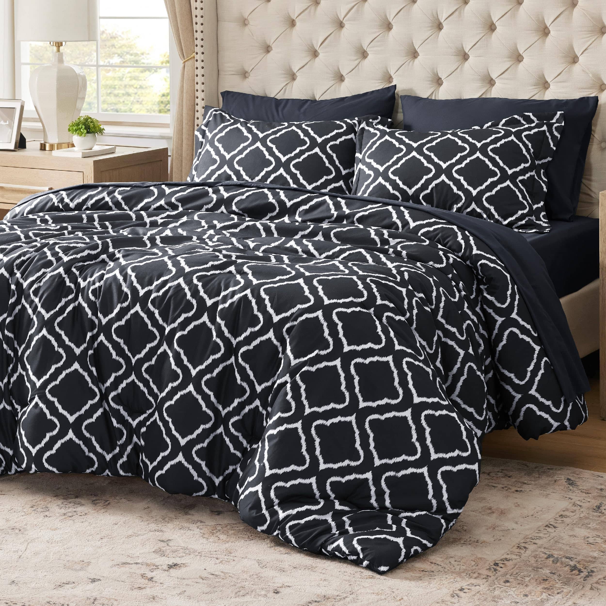 Bedsure Quatrefoil Bedding Set