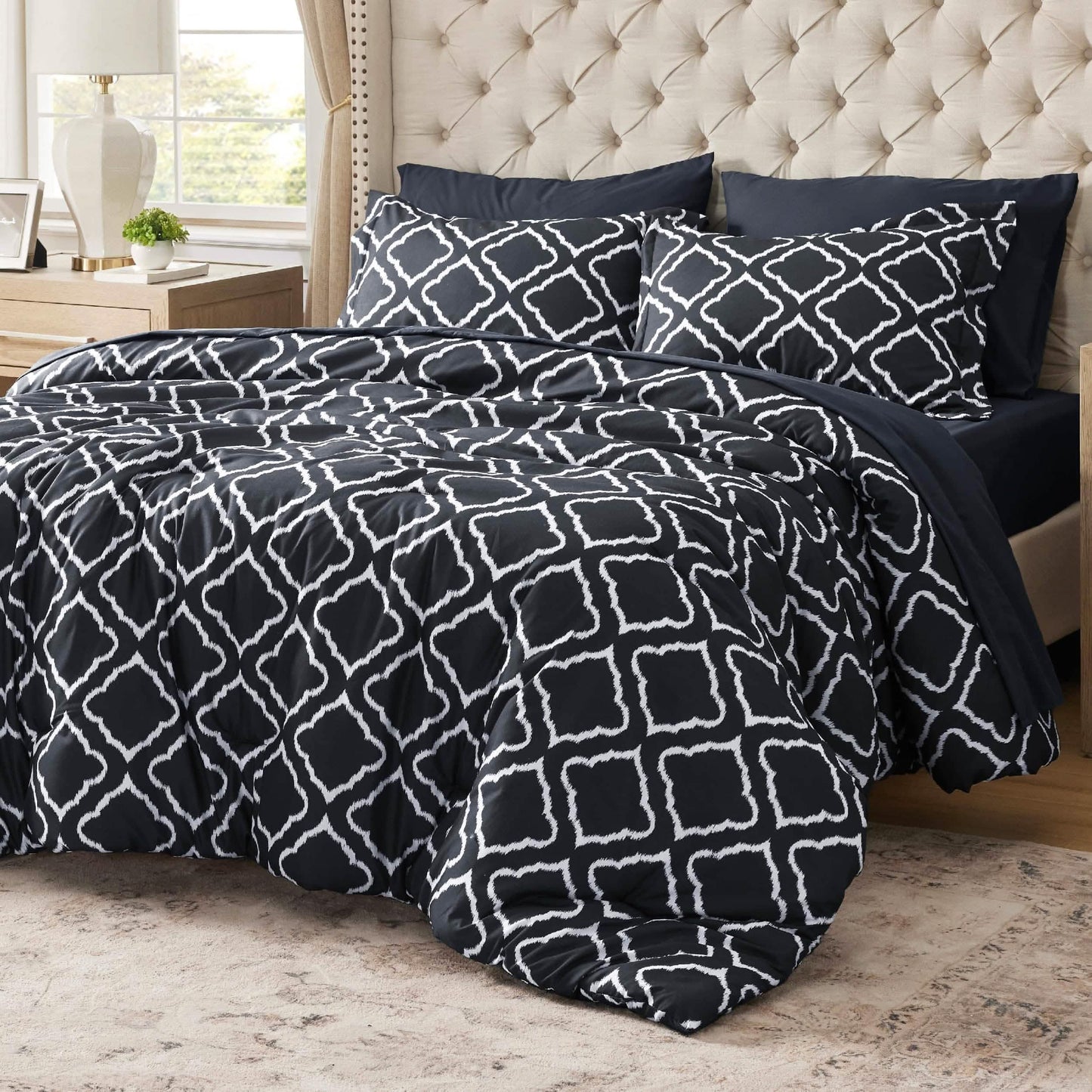 Quatrefoil Bedding Set