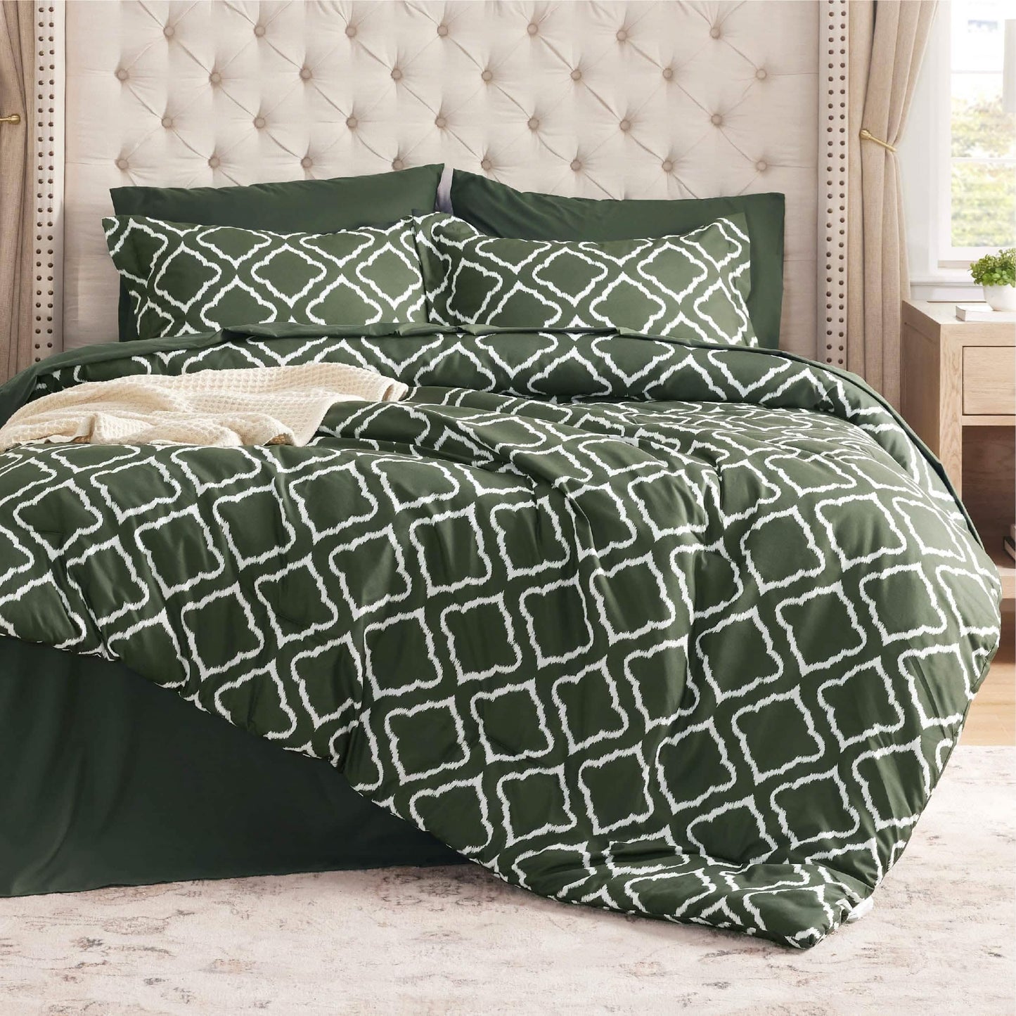 Quatrefoil Bedding Set