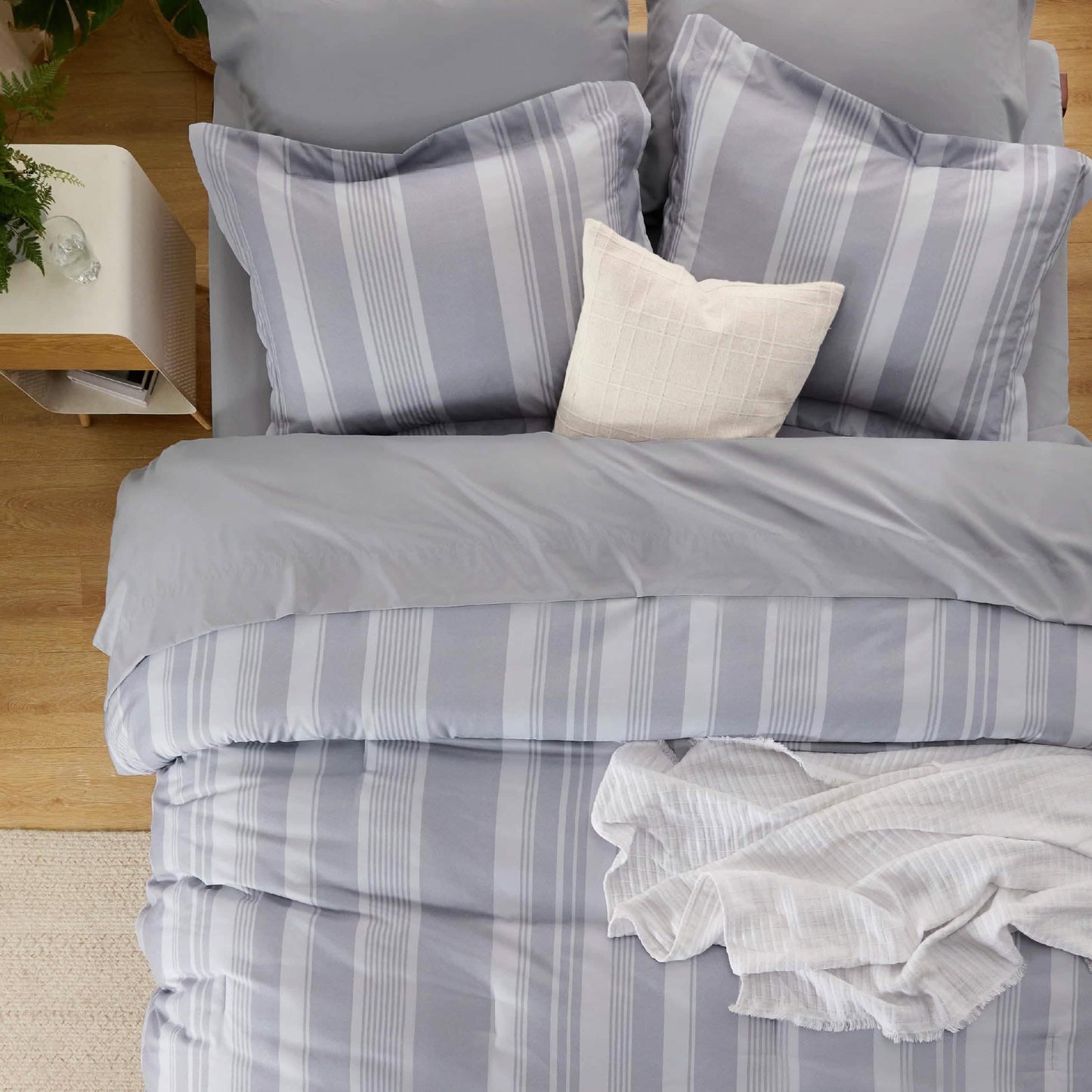 Reversible Cationic Dyed Bed-in-a-Bag