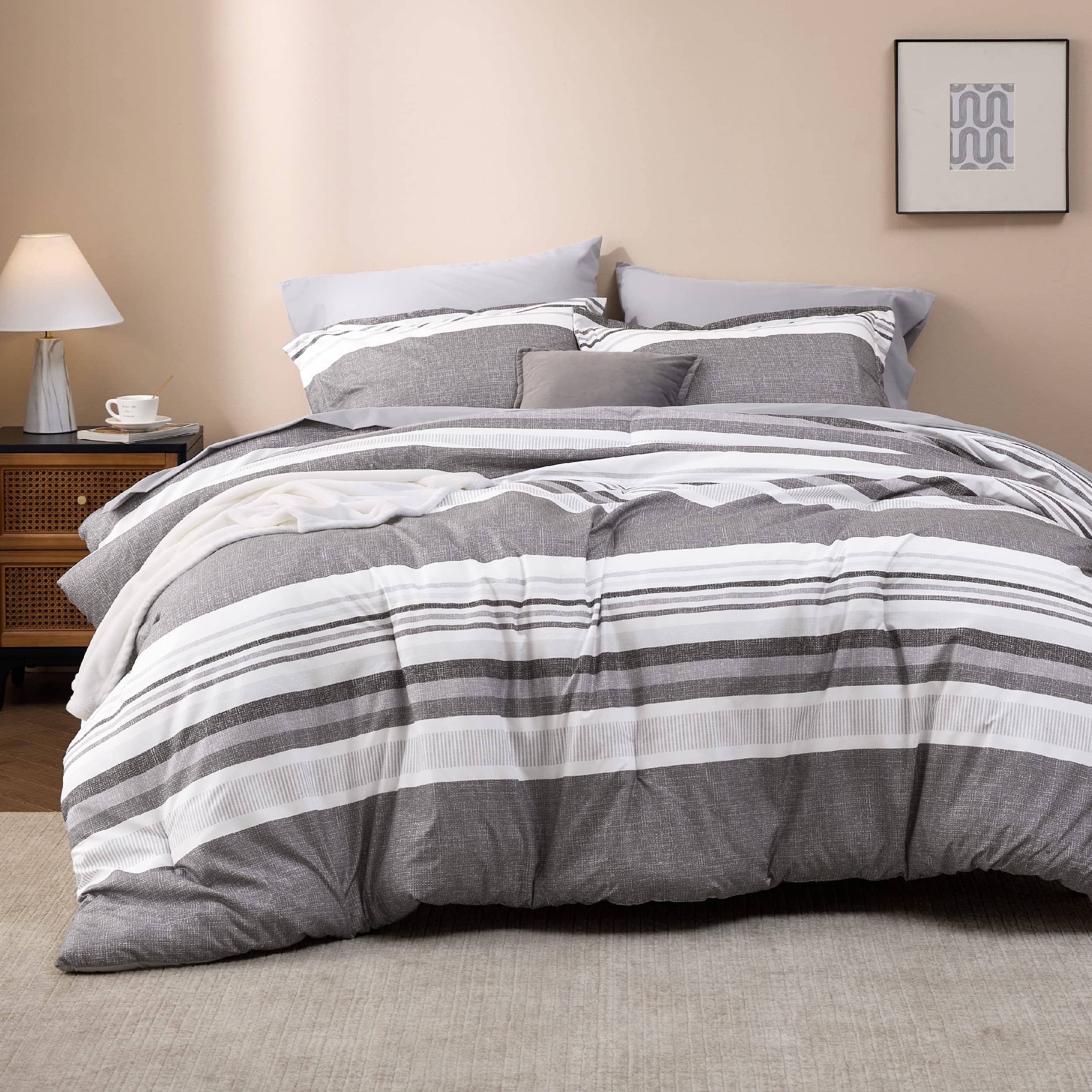 Stripe-Patterned Bed-in-a-Bag