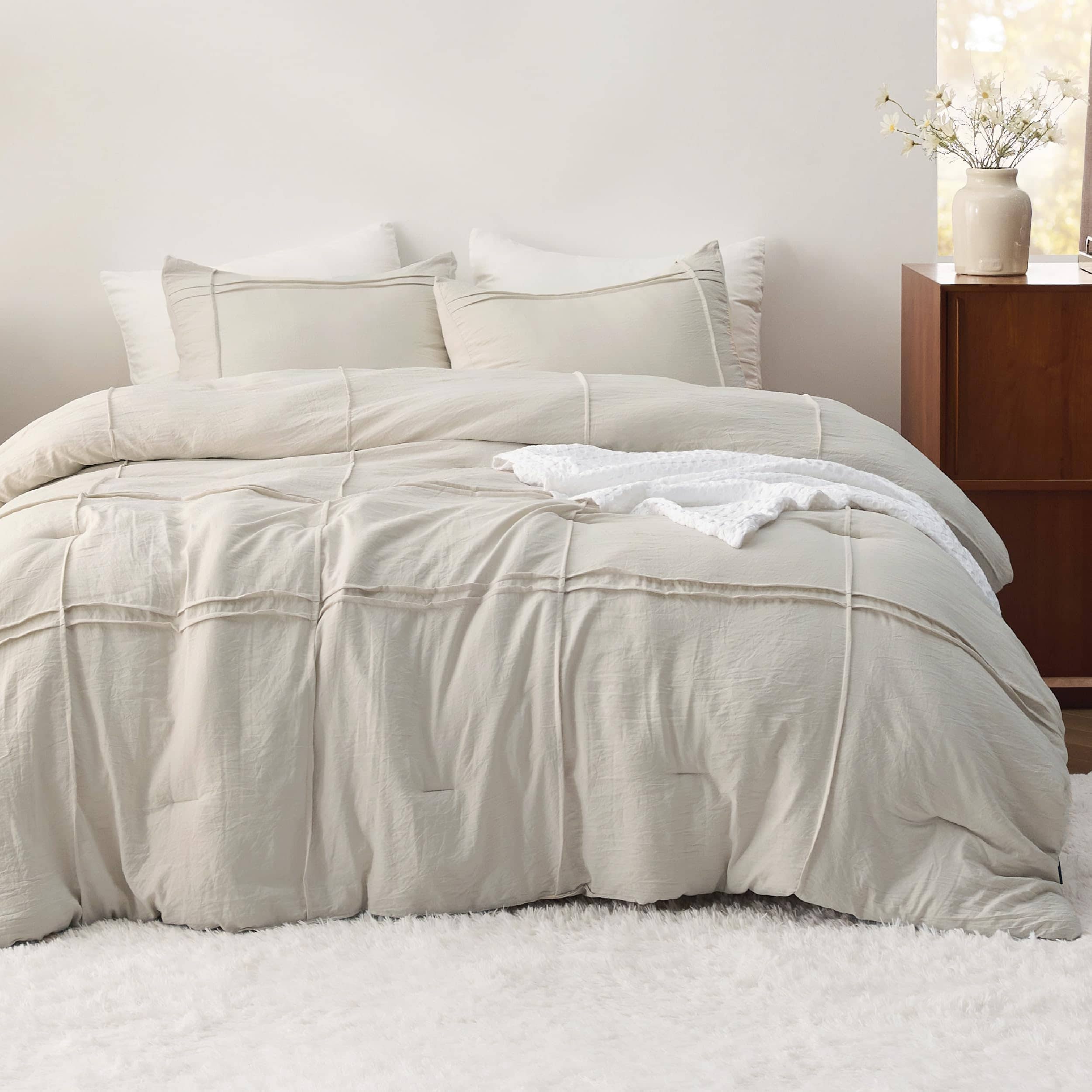 Bedsure Pinch Pleat Comforter set