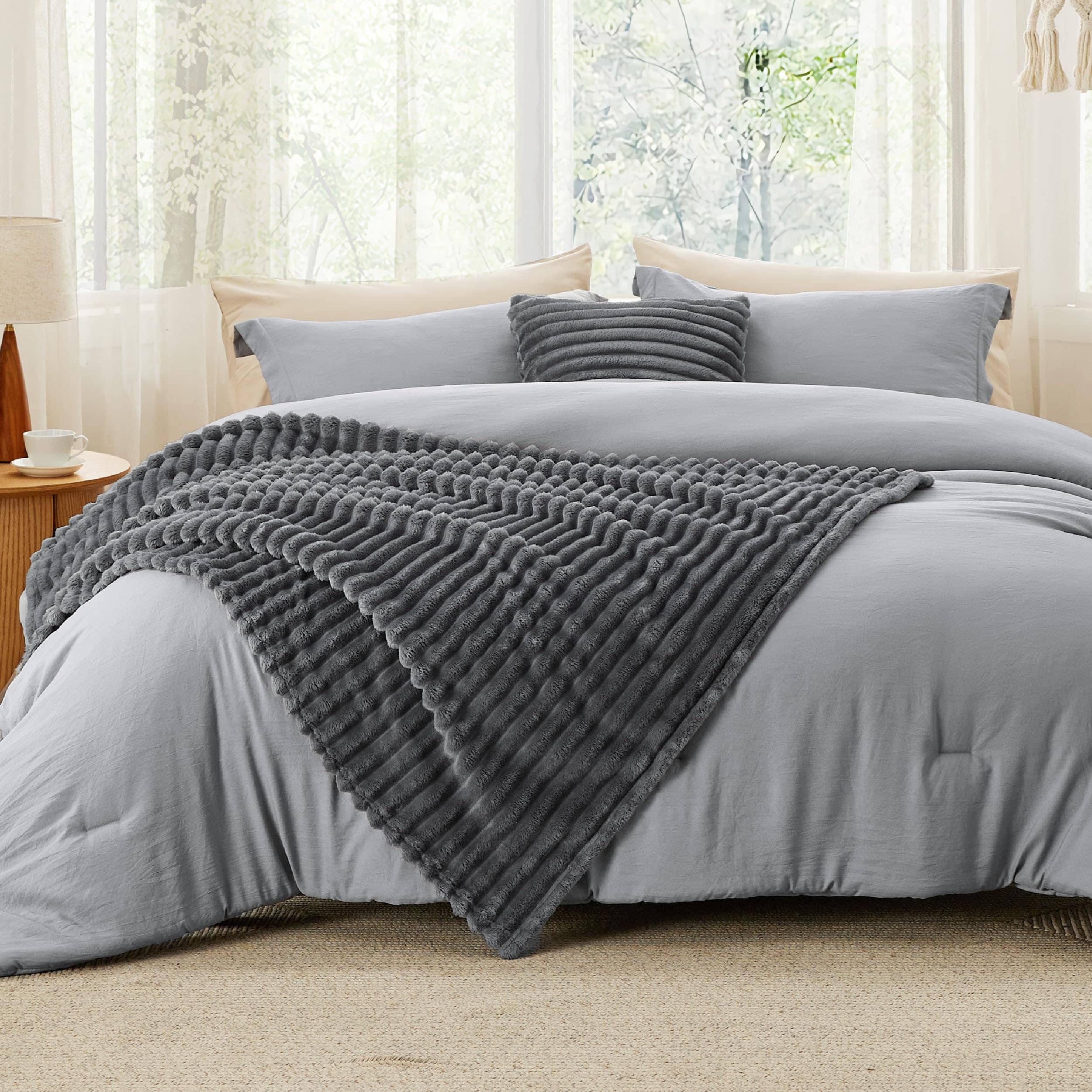 Checkered Comforter Set