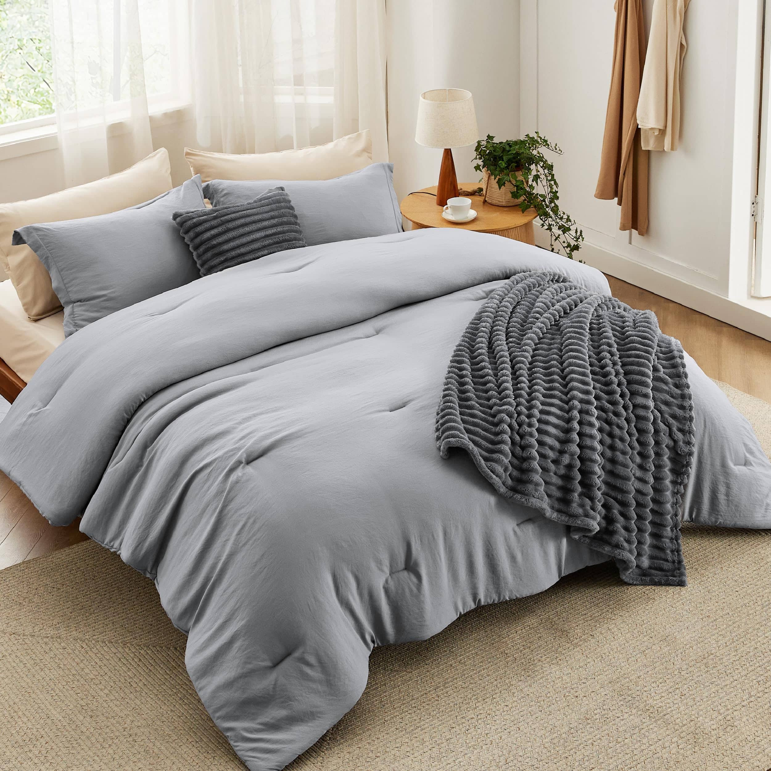 Striped Comforter set
