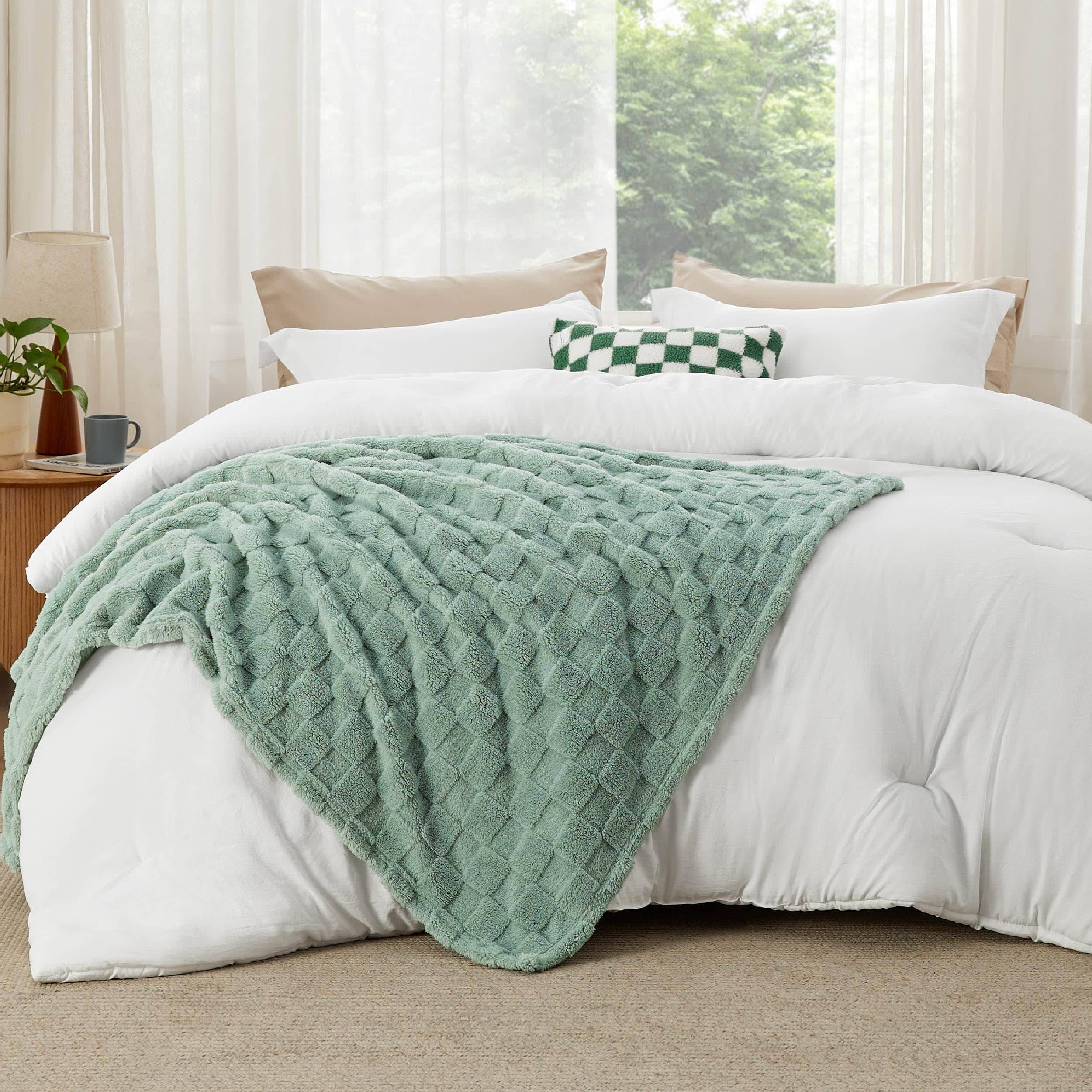 Checkered Comforter Set