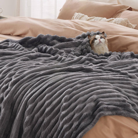 Bedsure Super Soft Flannel Fleece Throw Blanket
