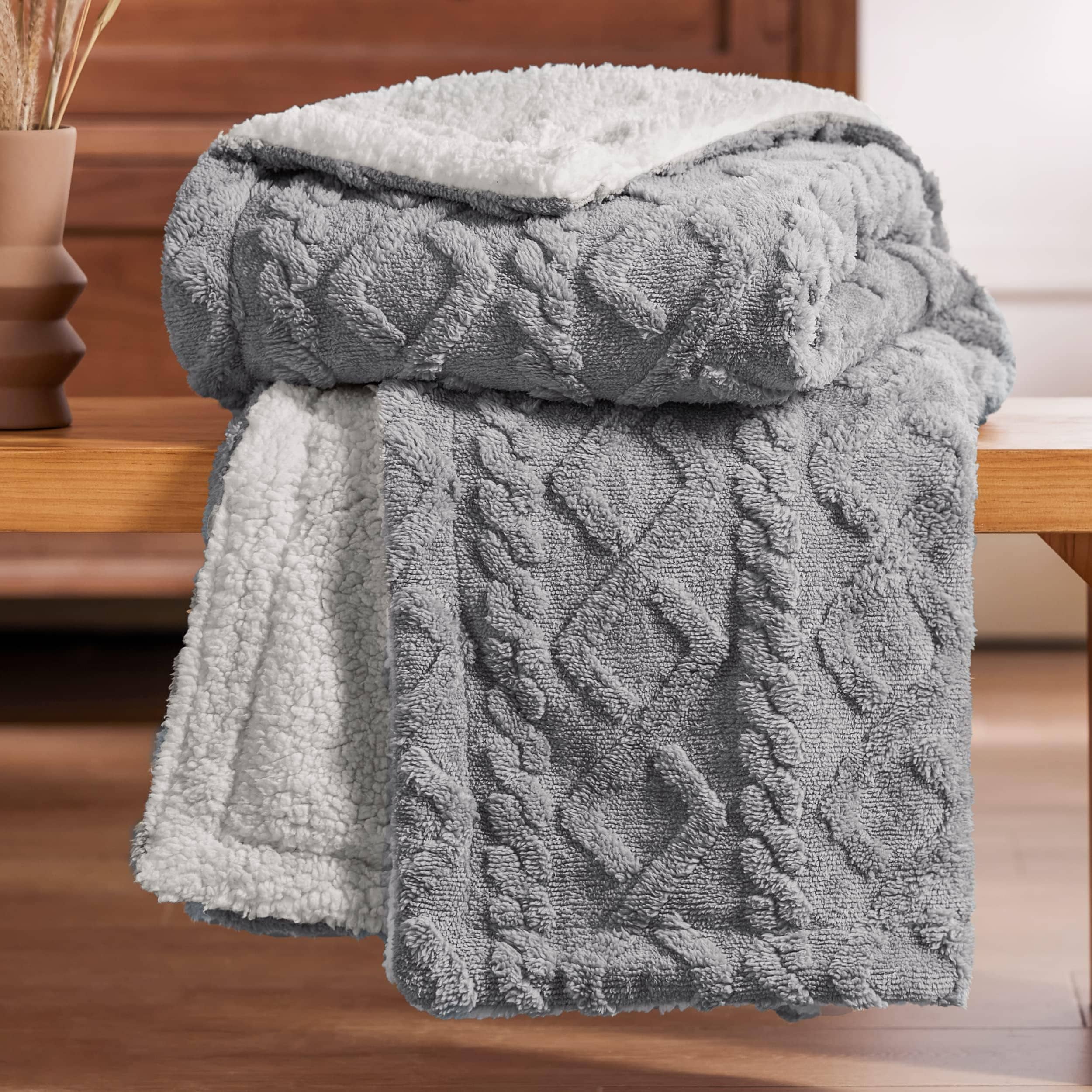 Bedsure Fuzzy Soft Sherpa Throw Blanket