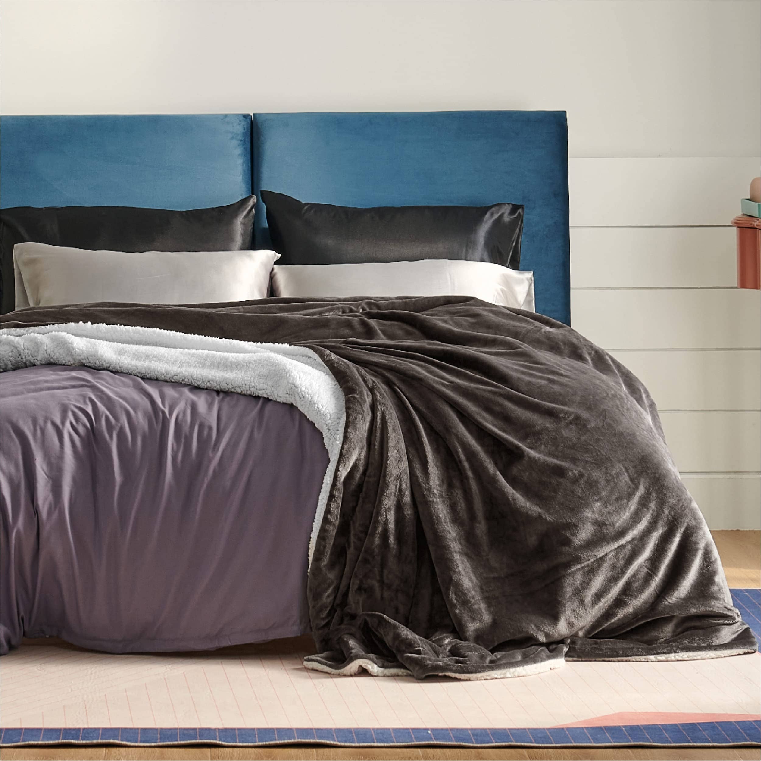 Sherpa and Fleece Reversable Blanket