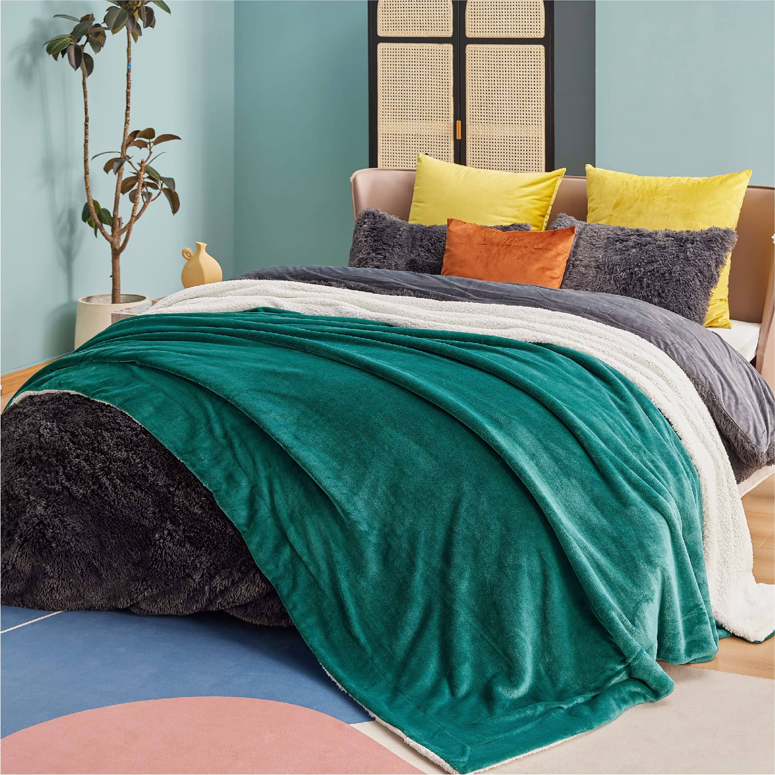 Sherpa and Fleece Reversable Blanket