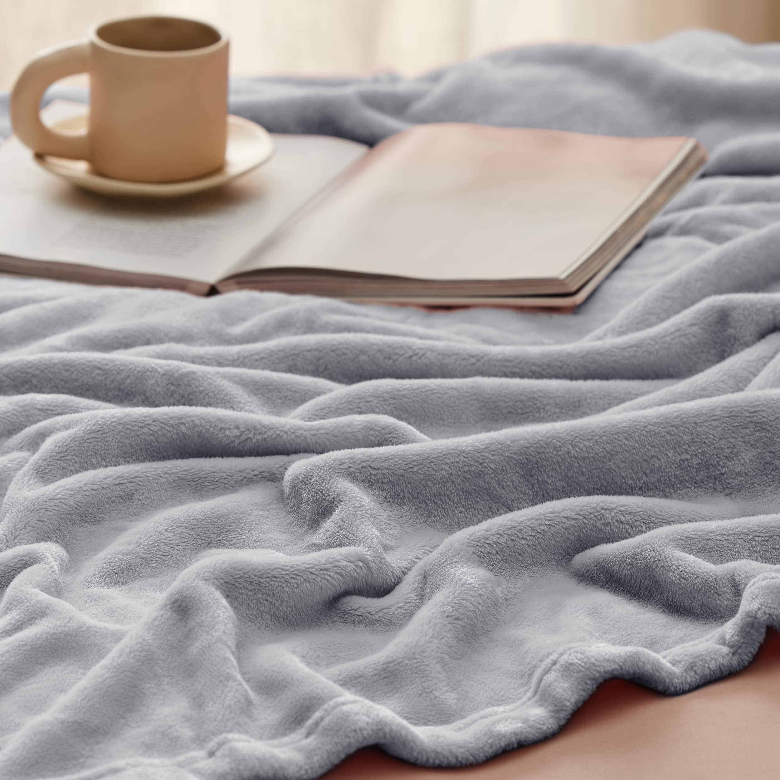 Bedsure flannel cheap fleece luxury blanket