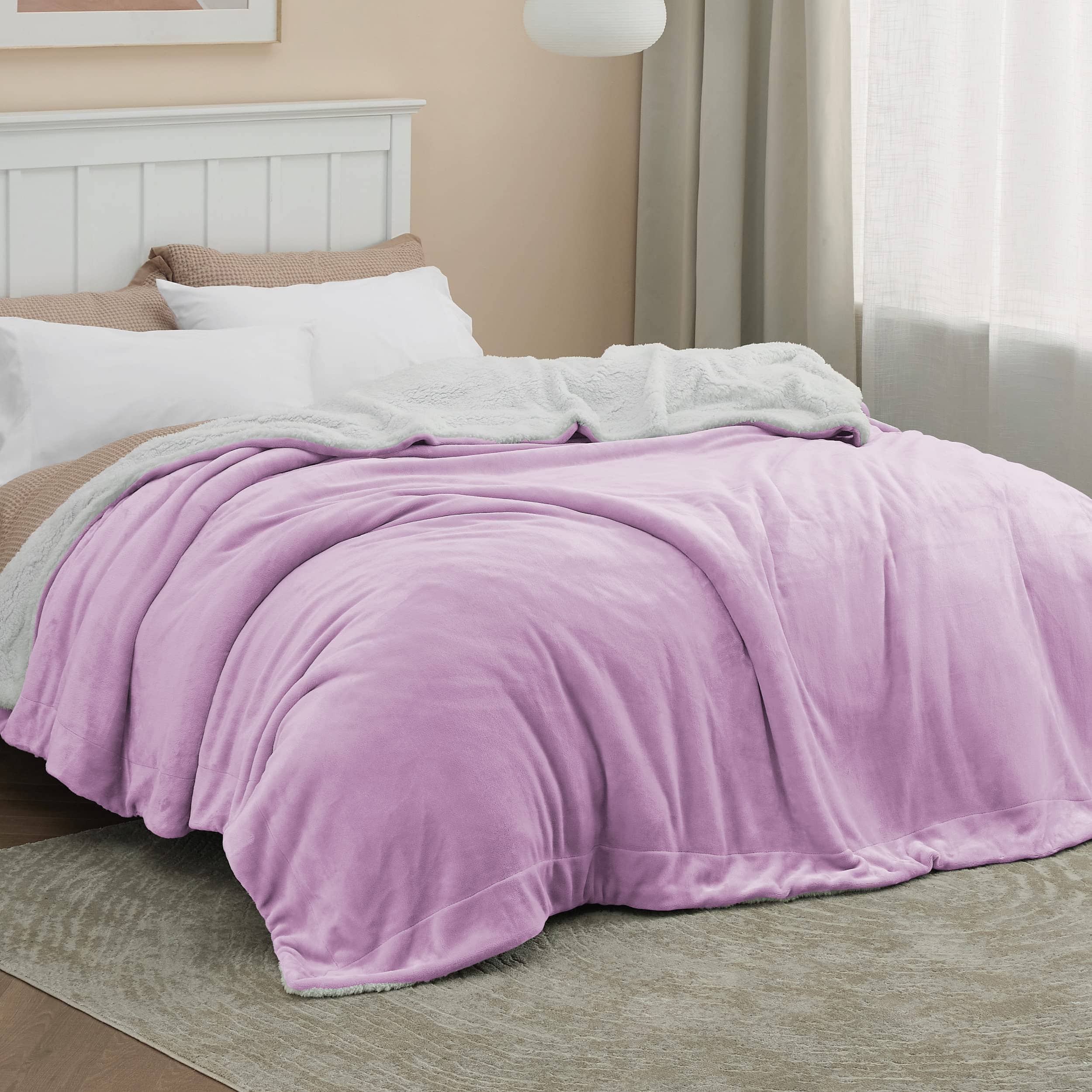 Sherpa and Fleece Reversable Blanket