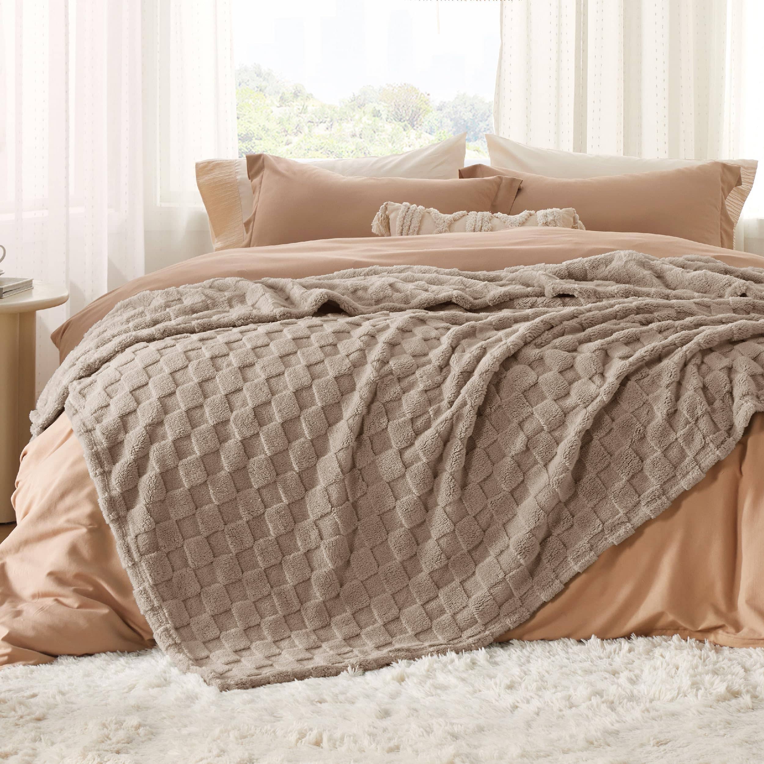 Jacquard Sherpa Shaggy  Blanket