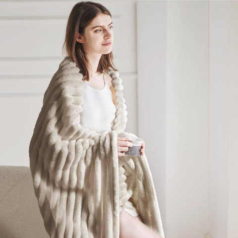 Bedsure Super Soft Flannel Fleece Throw Blanket