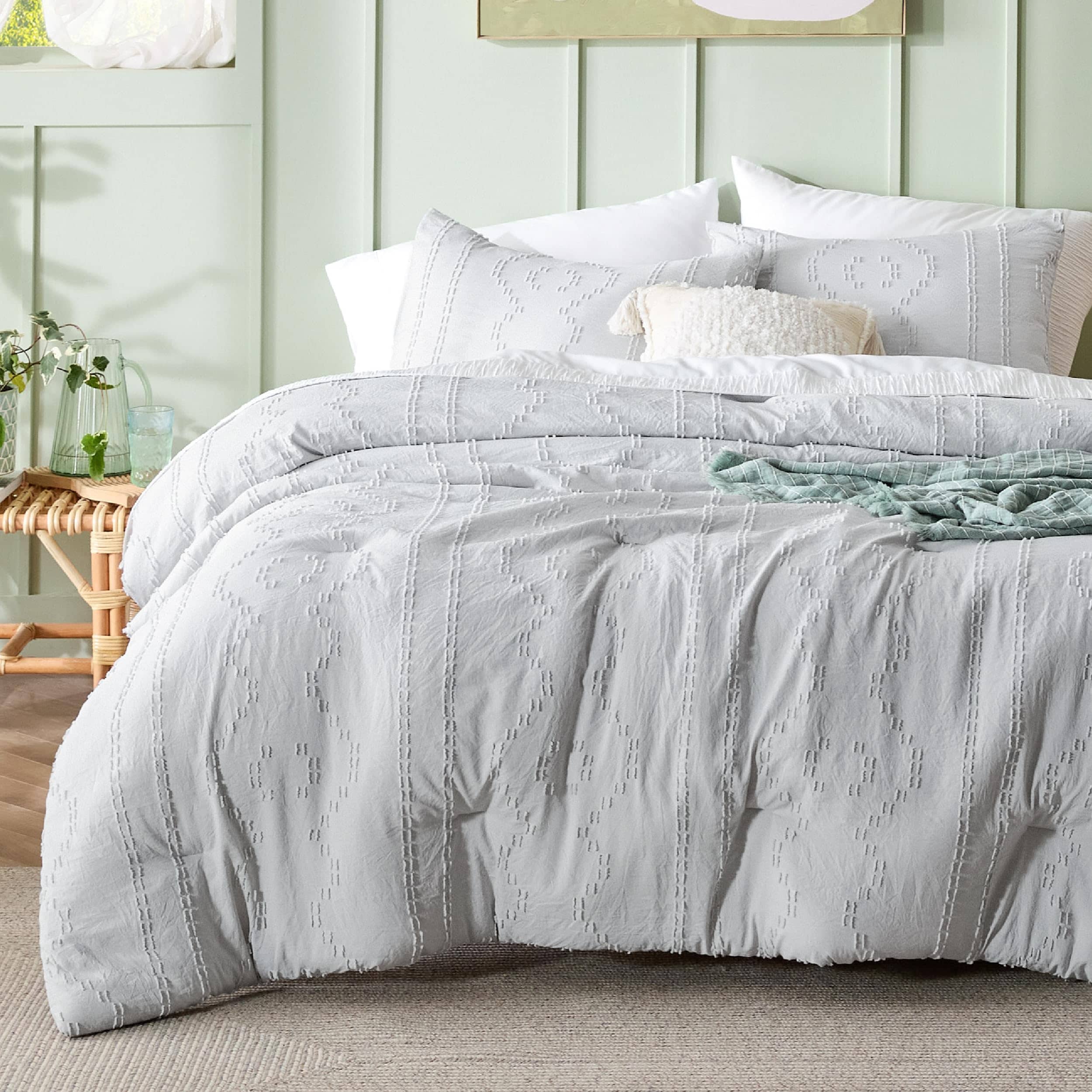 Embroidery Boho Curled Comforter Set