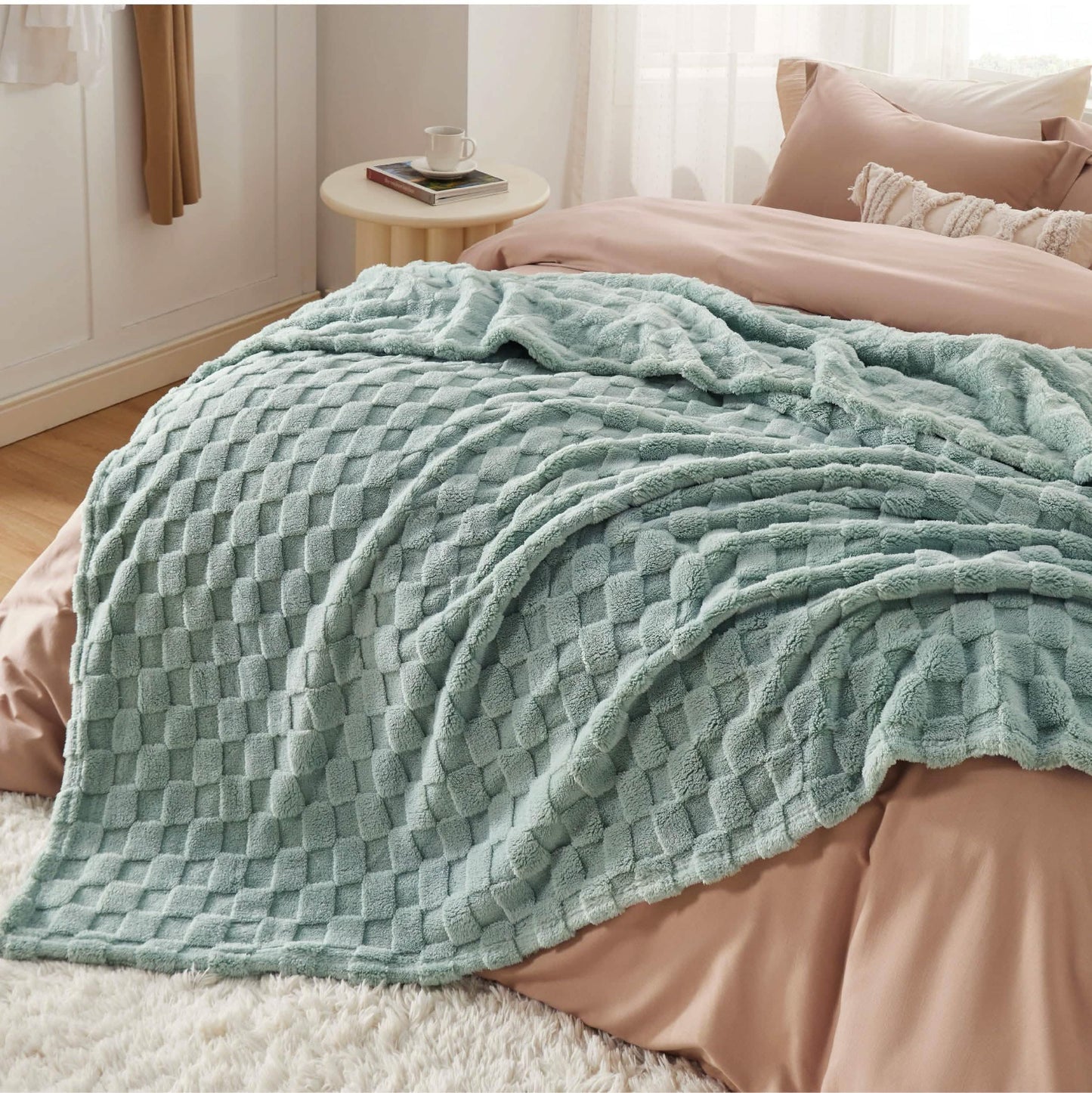 Jacquard Shaggy Sherpa Blanket