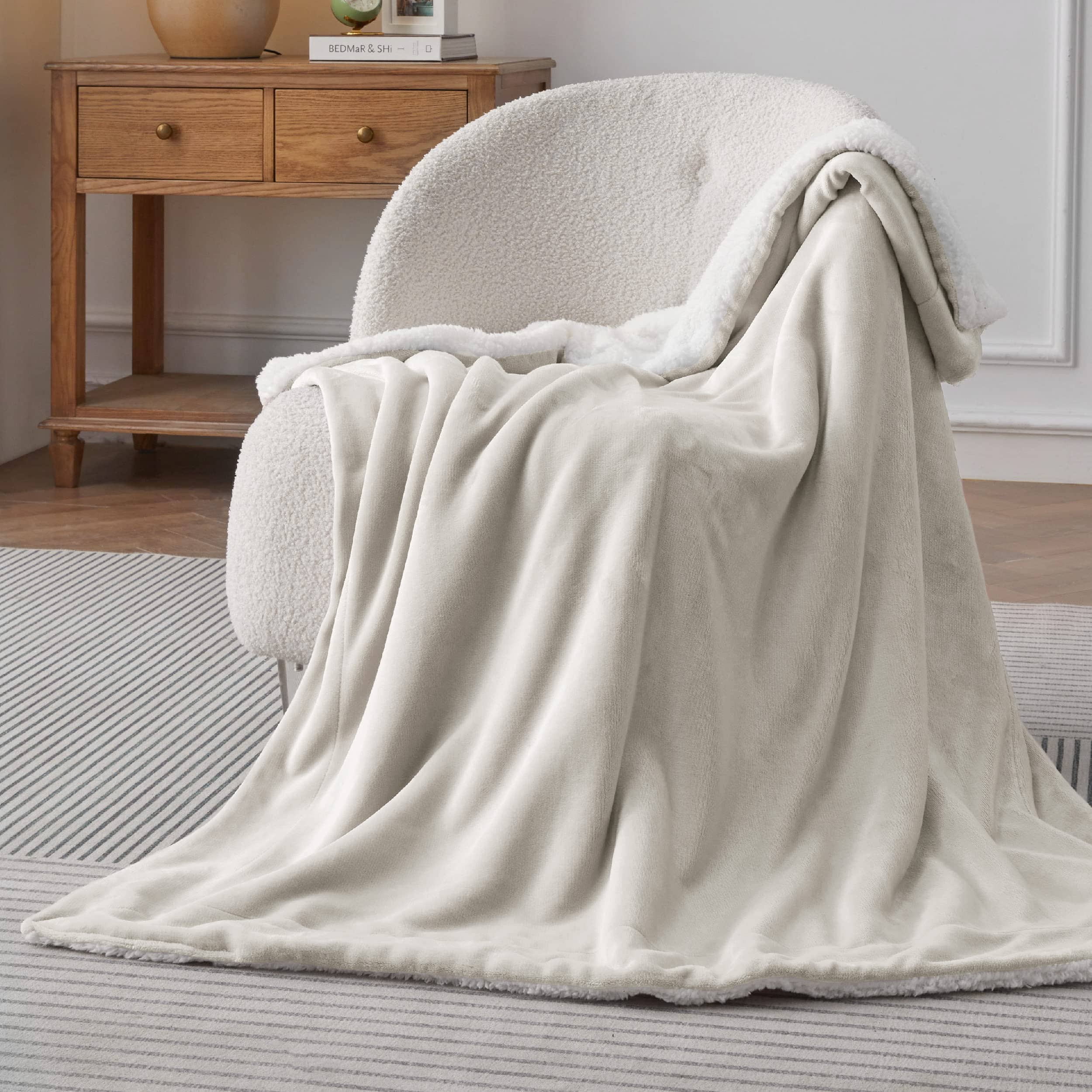 Sherpa and Fleece Reversable Blanket