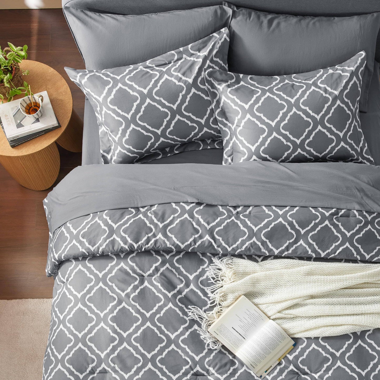 Quatrefoil Bedding Set
