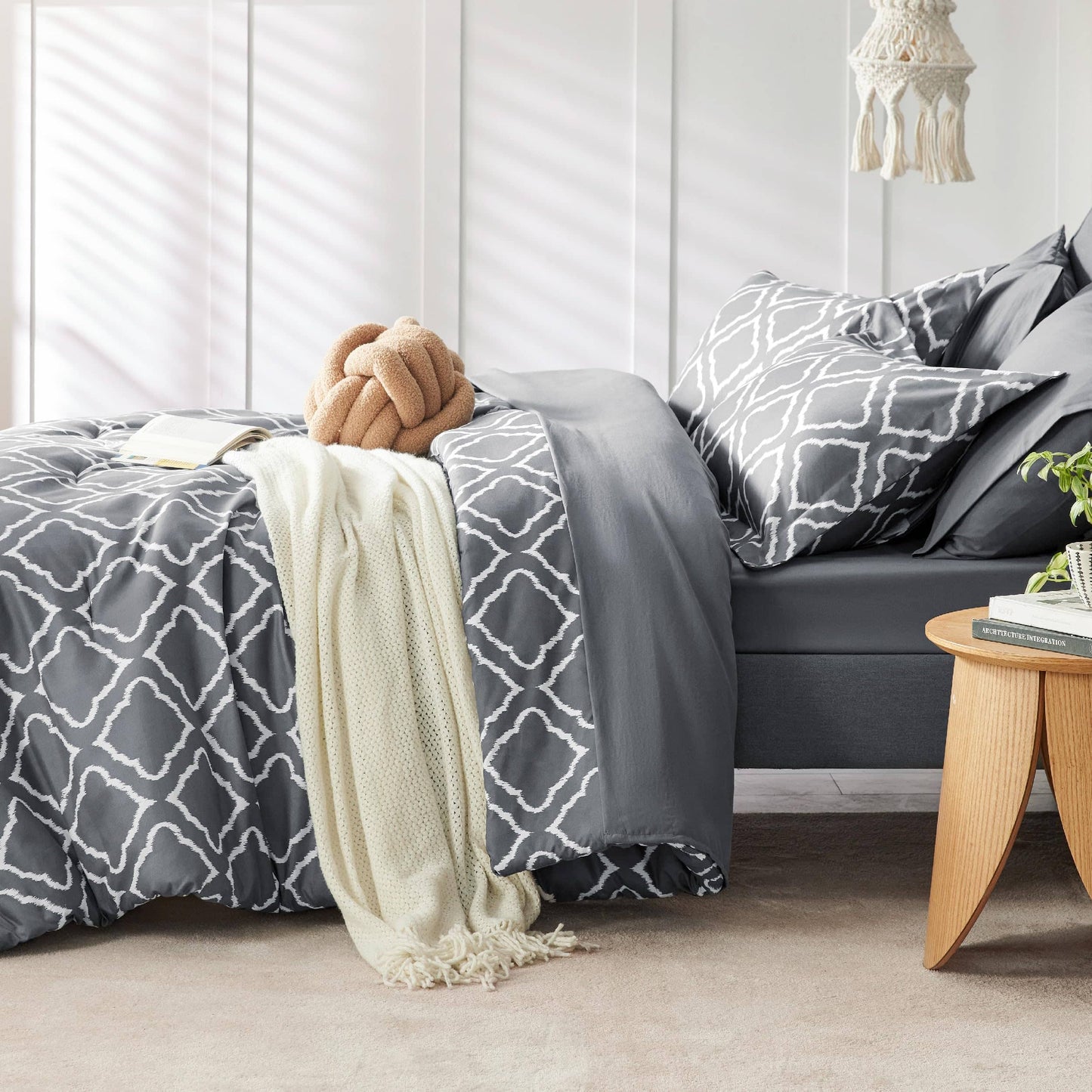 Quatrefoil Bedding Set