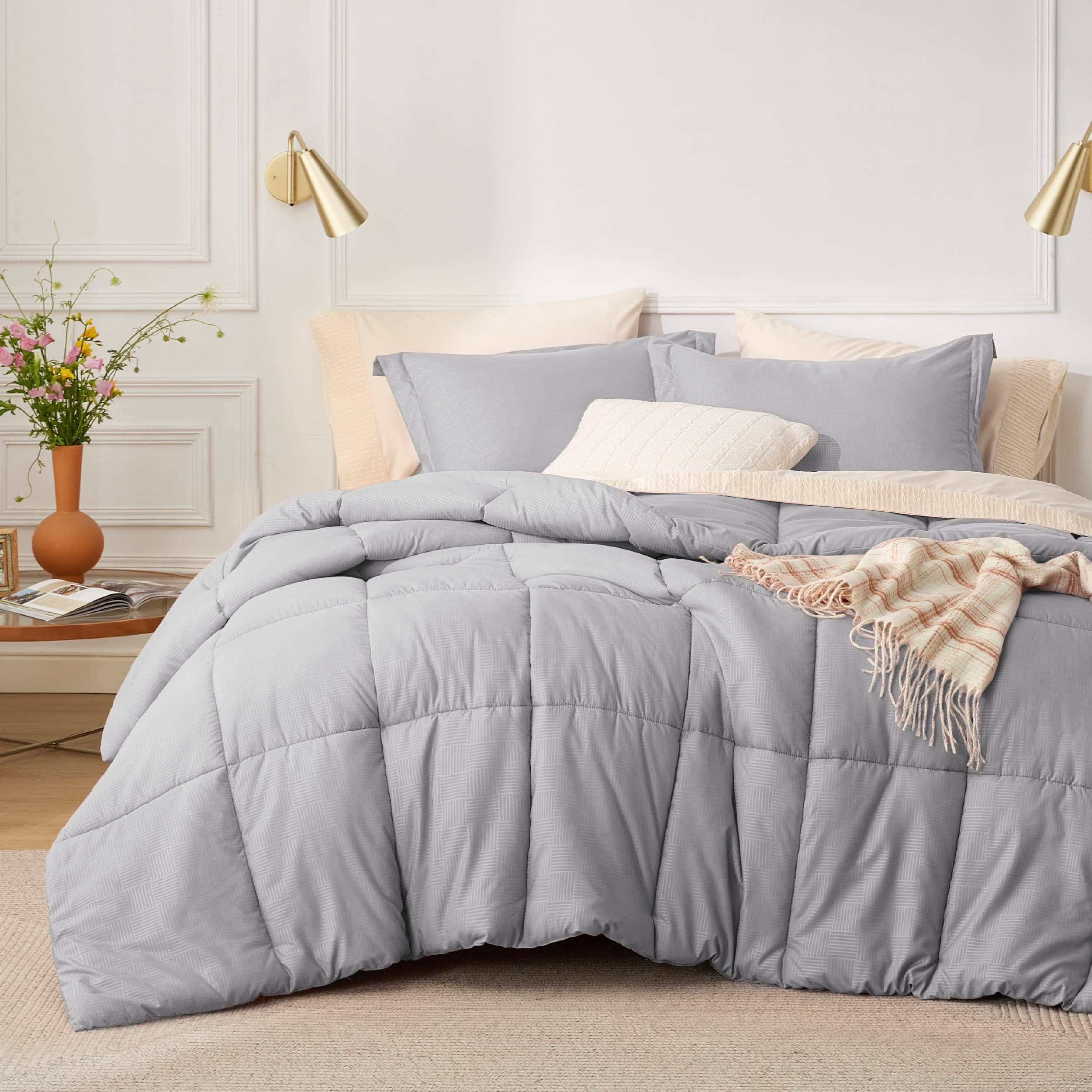 Bedsure King Comforter Set - Grey Comforter, Cute Floral  Bedding Comforter Sets, 3 Pieces, 1 Soft Reversible Botanical Flowers  Comforter and 2 Pillow Shams : Home & Kitchen