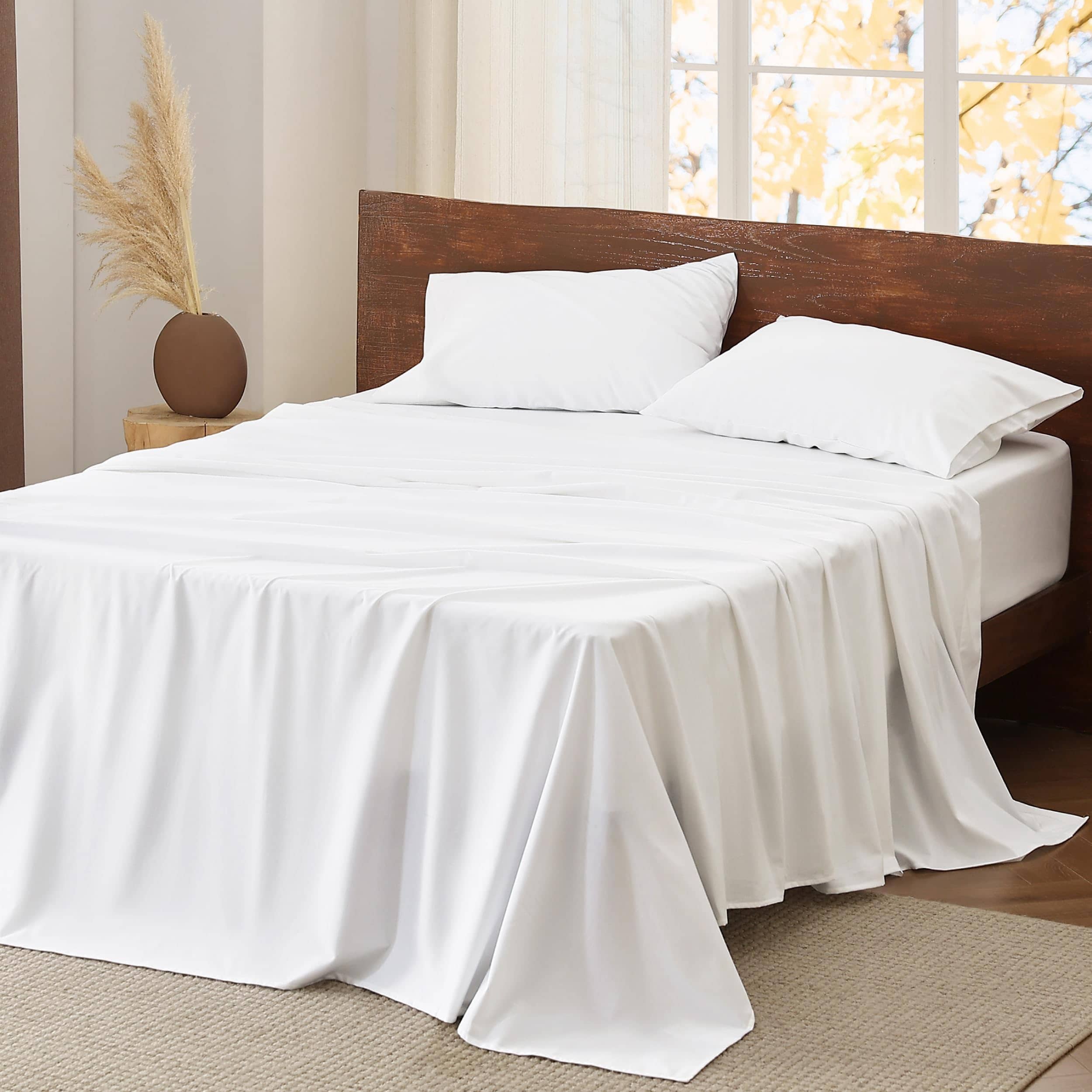 Bedsure Queen Sheets White - Soft Sheets for Queen Size Bed, 4 Pieces Hotel  Luxury White Sheets Queen, Easy Care Polyester Microfiber Cooling Bed