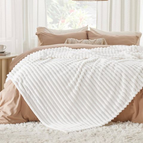 Bedsure Super Soft Flannel Fleece Throw Blanket