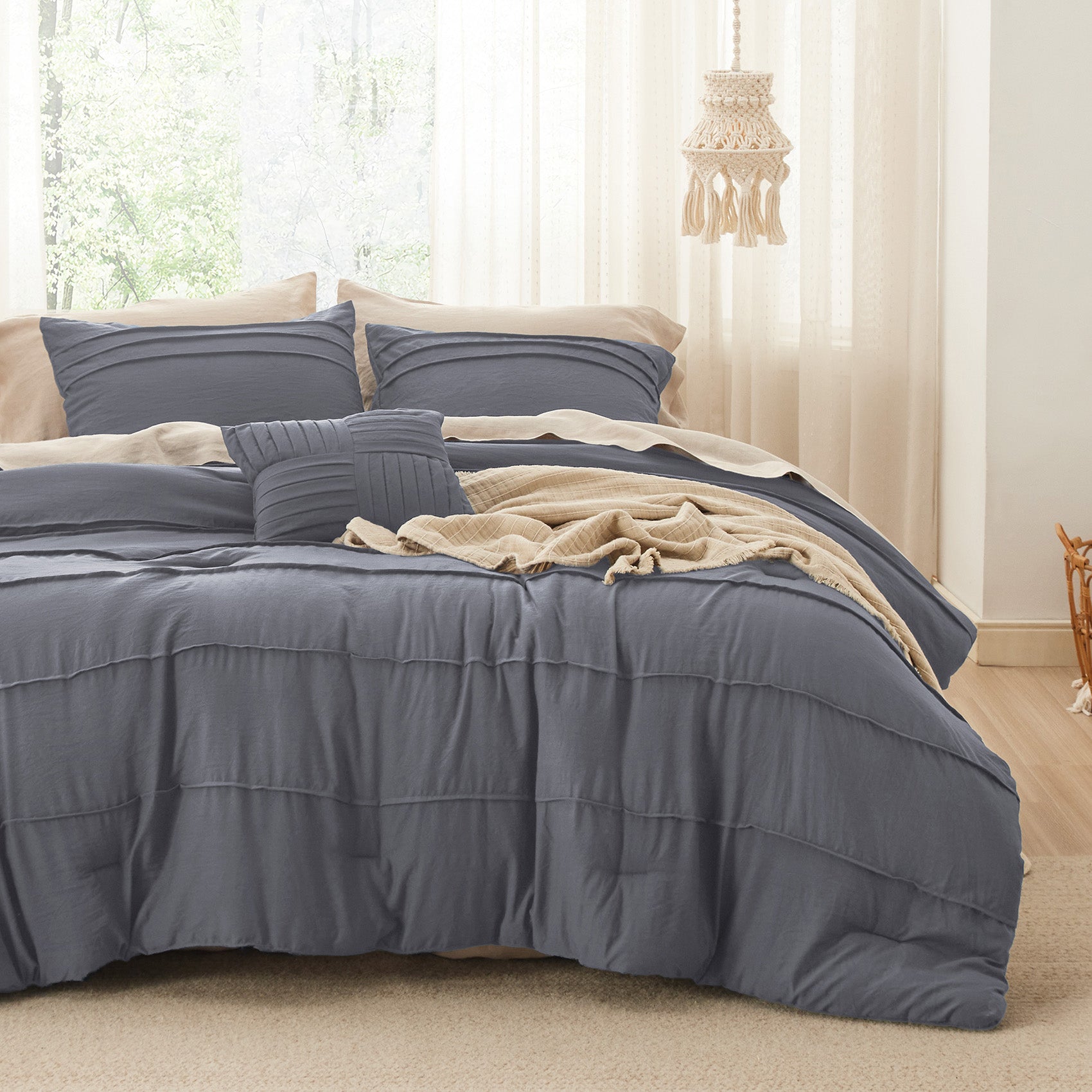 Pinch Pleat Comforter Set