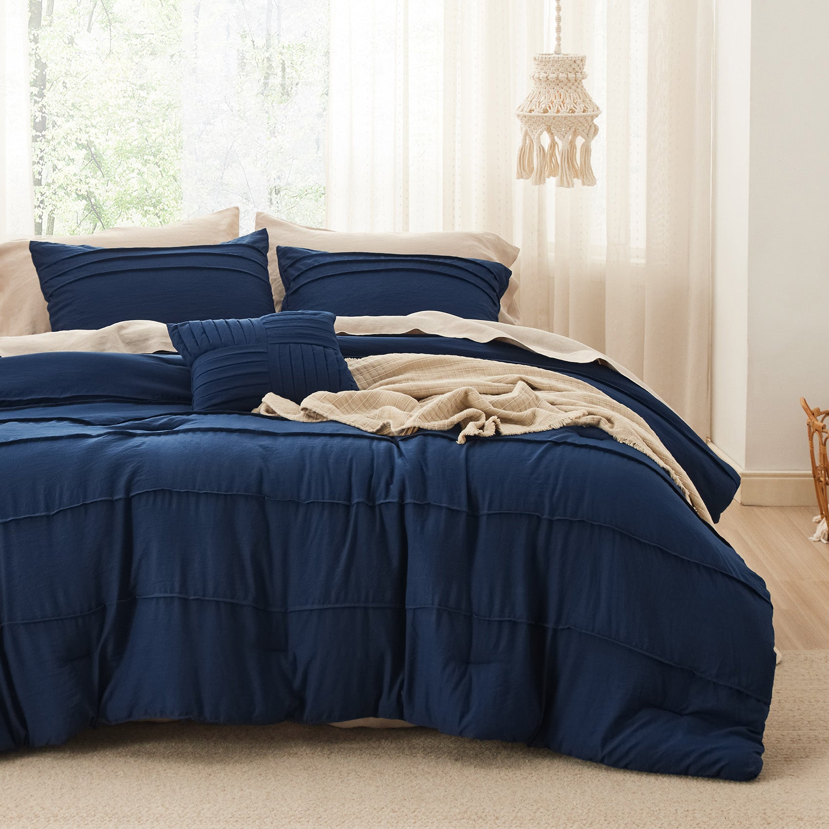 Pinch Pleat Comforter Set