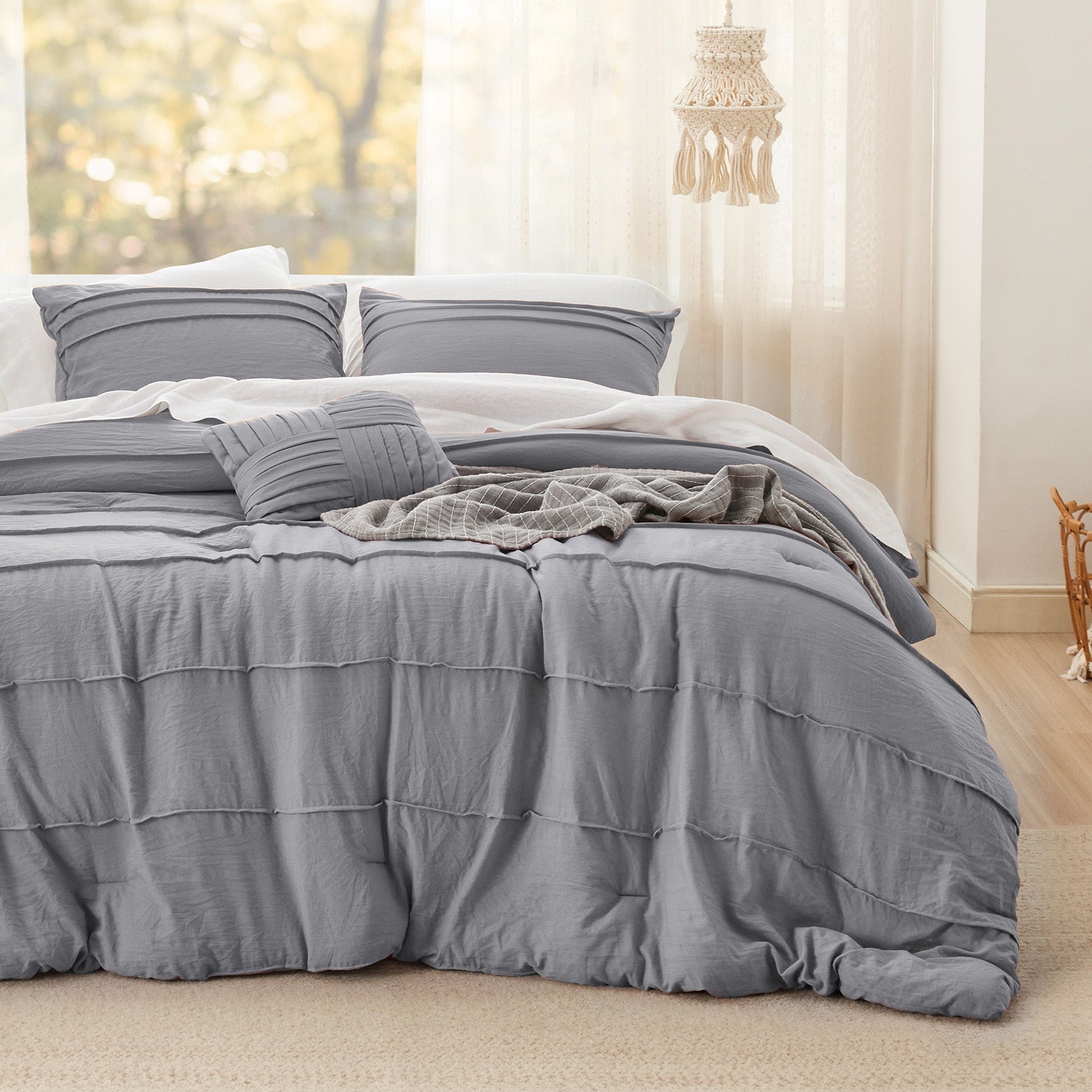 Pinch Pleat Comforter Set