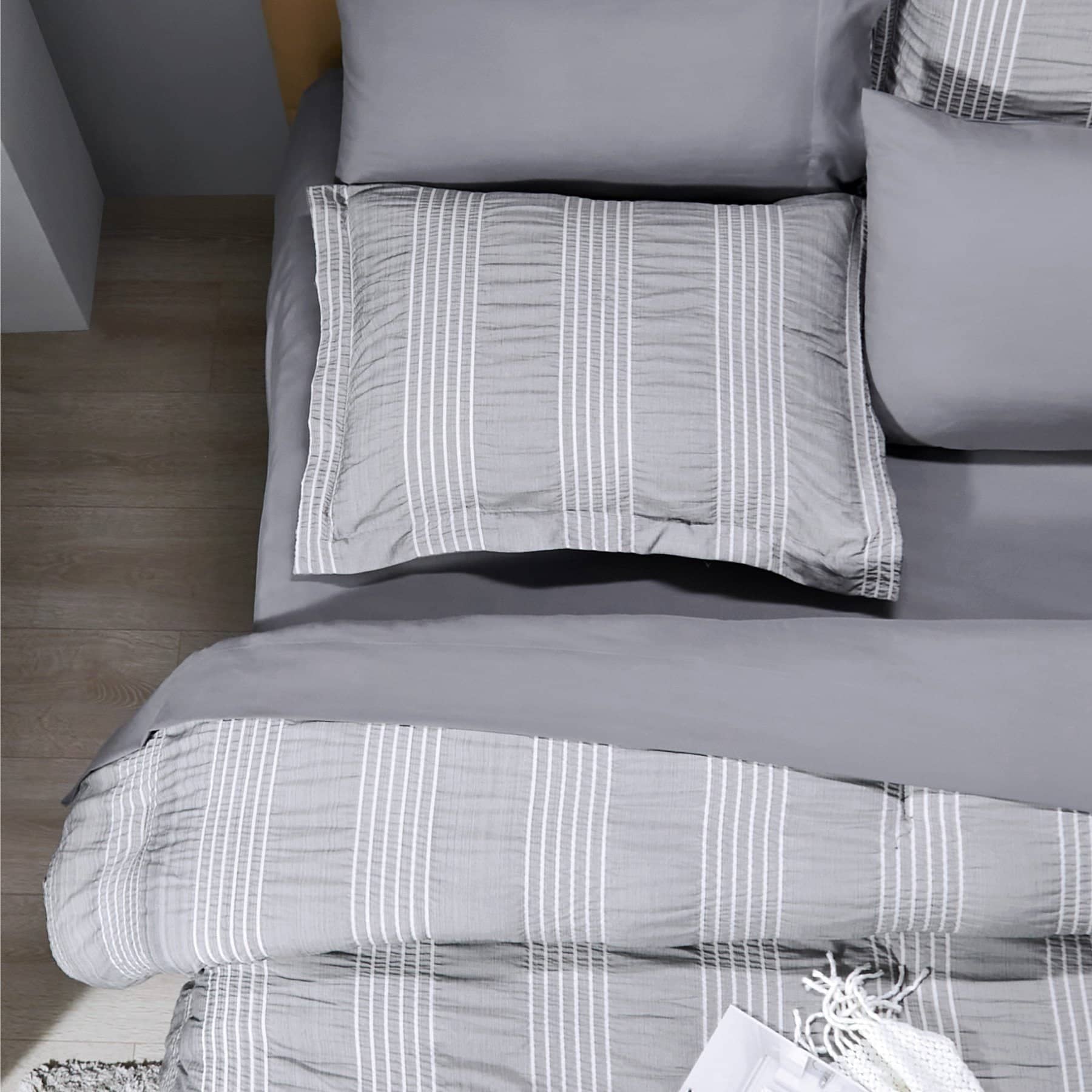 Bedsure | Seersucker Comforter Set - Striped Bed in A Bag grey soft