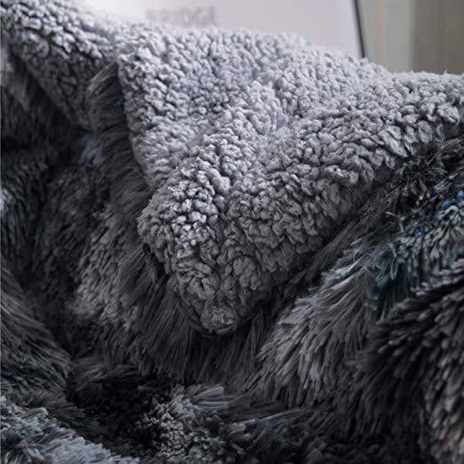 Bedsure | Faux Fur and Sherpa Shaggy Blanket comfort