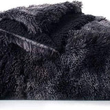 Bedsure | Faux Fur and Sherpa Shaggy Blanket Detail